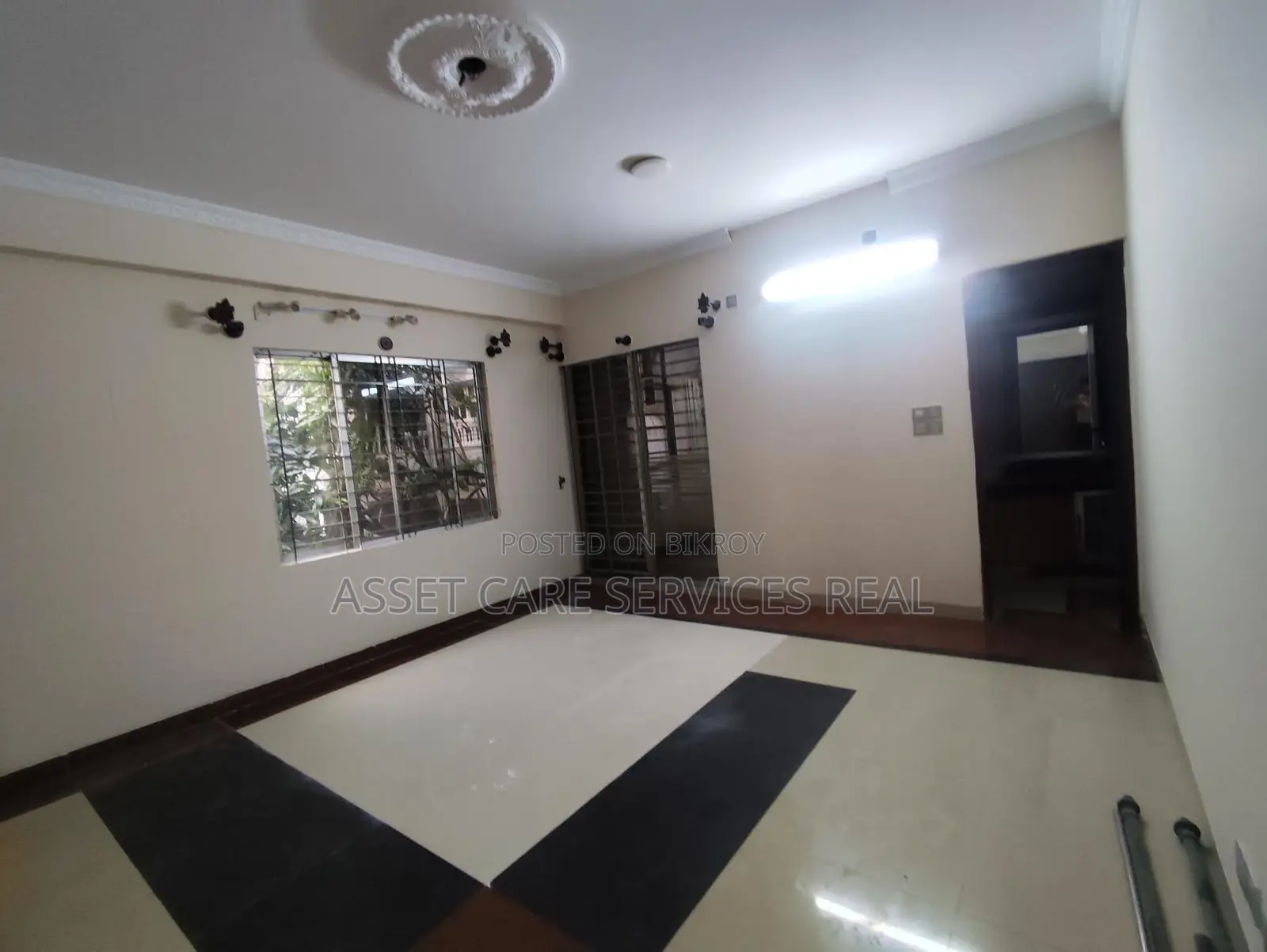 4Bed Semi-Furnished Apartment Rent Baridhara Diplomatic Zone in Baridhara