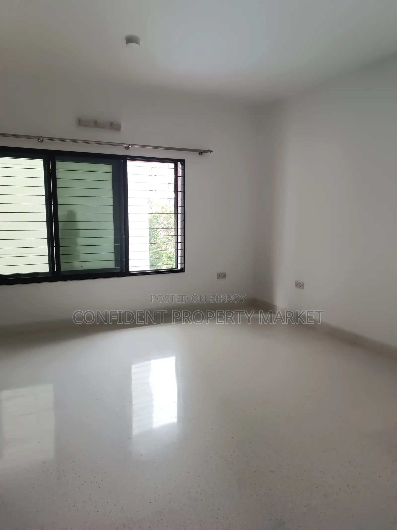 Exclusive Semi Furnished Flat For Rent in Baridhara