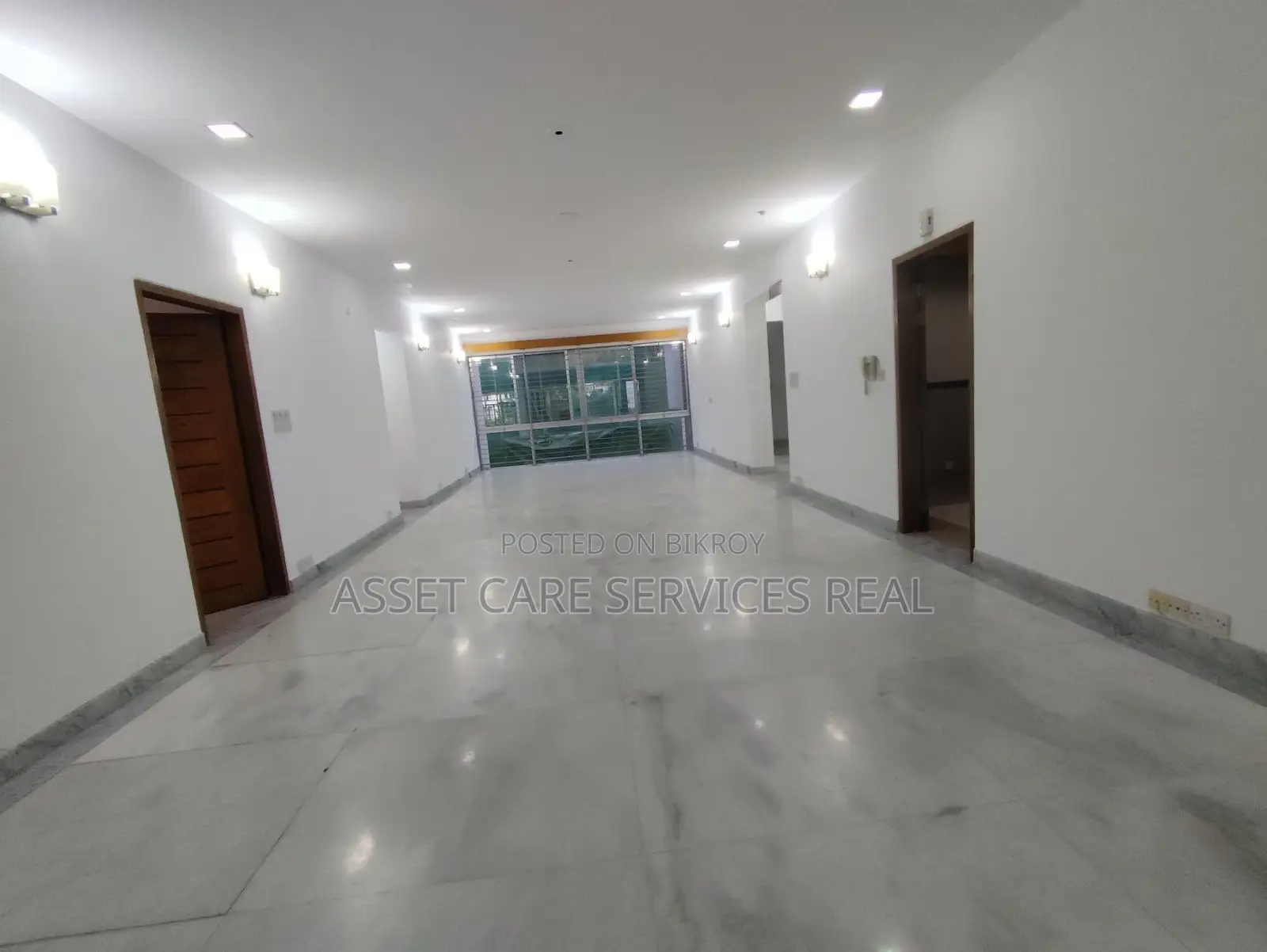 4-Bed Un-Furnished Luxury Apartment for Rent in Baridhara Diplomatic Zone in Baridhara