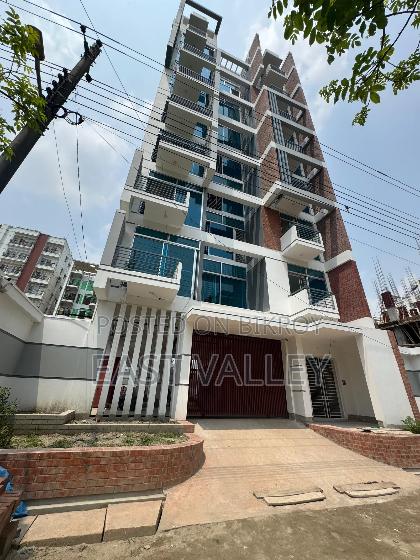 Dream Flat For Sale In Bashundhara R/a in Basundhara