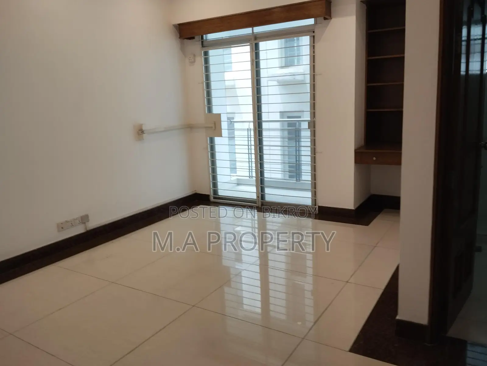 NEW 4 BED 3500SFT SEMIFURNISHED POOL GYM FLAT RENT BARIDHARA DIPLOMATIC in Baridhara