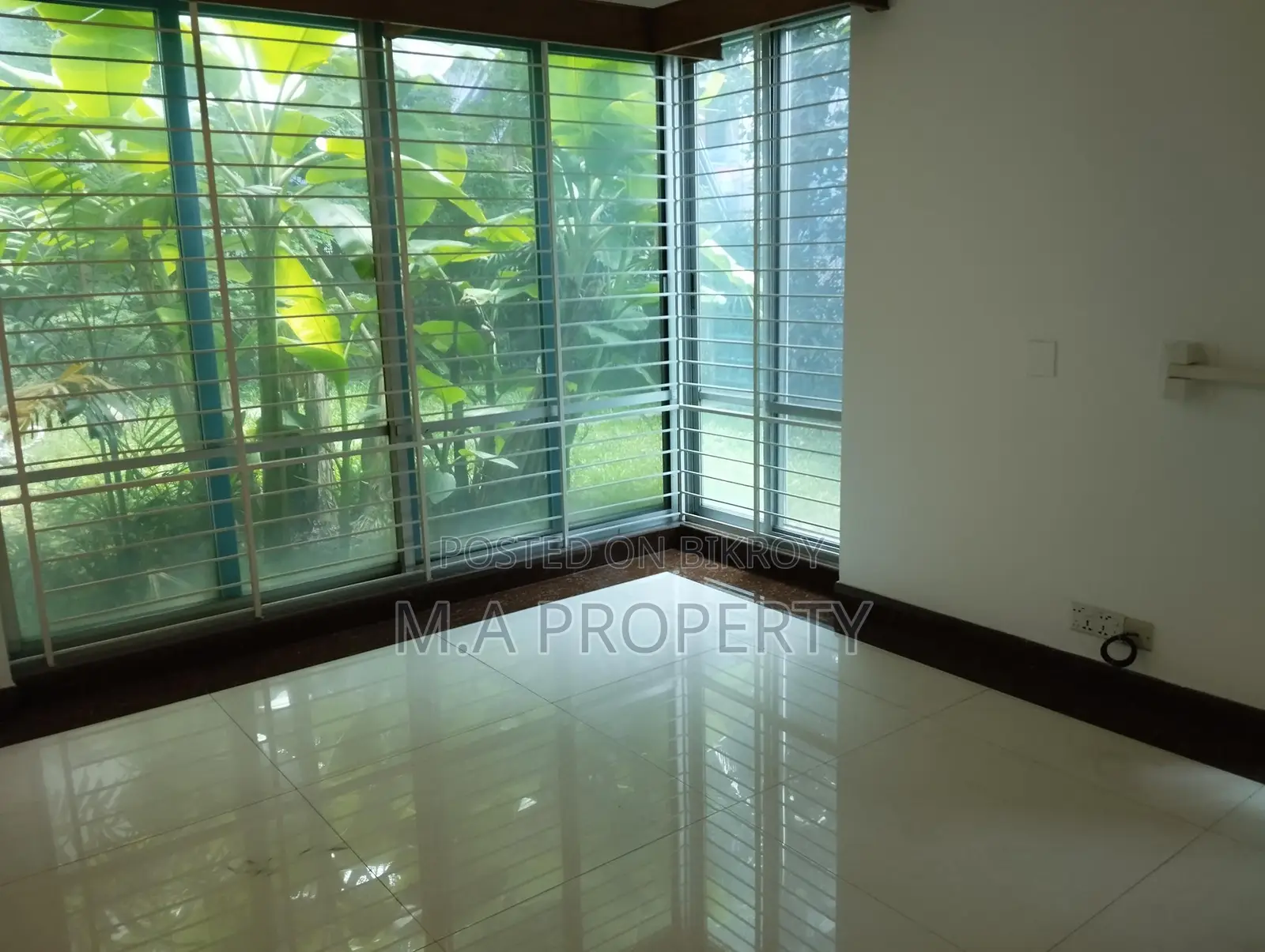 NEW 4 BED 3500SFT SEMIFURNISHED POOL GYM FLAT RENT BARIDHARA DIPLOMATIC in Baridhara