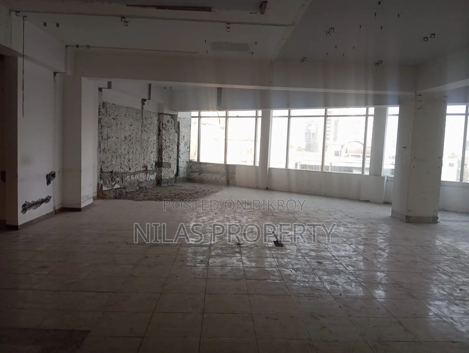 Commercial 5500 Sft Office Space for Rent in Gulshan in Gulshan