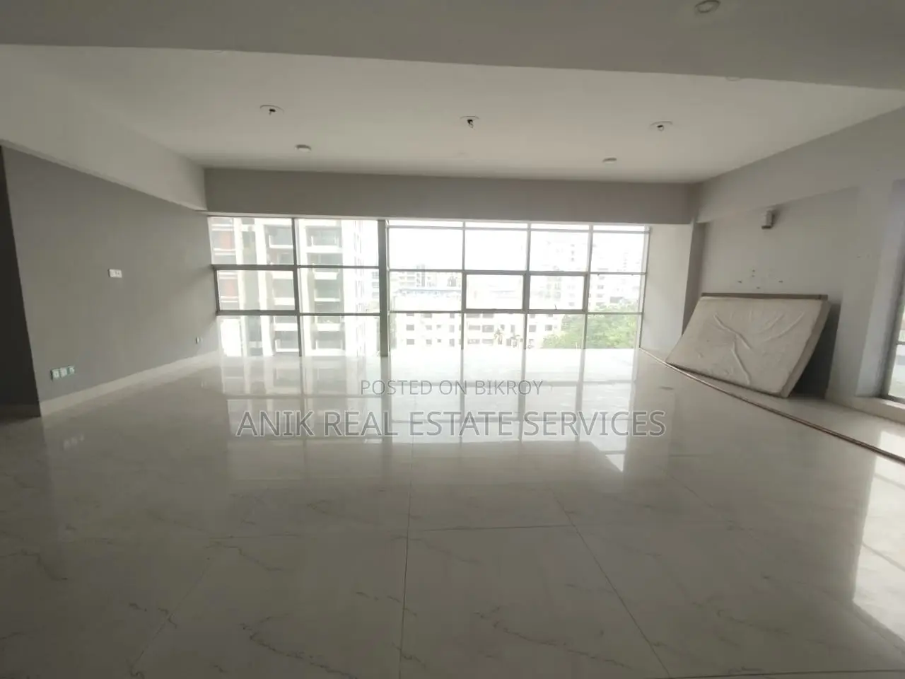 Swmming Pool Gym 3600 Sft Un Farnised Flat Rent At Gulshan 2 in Gulshan