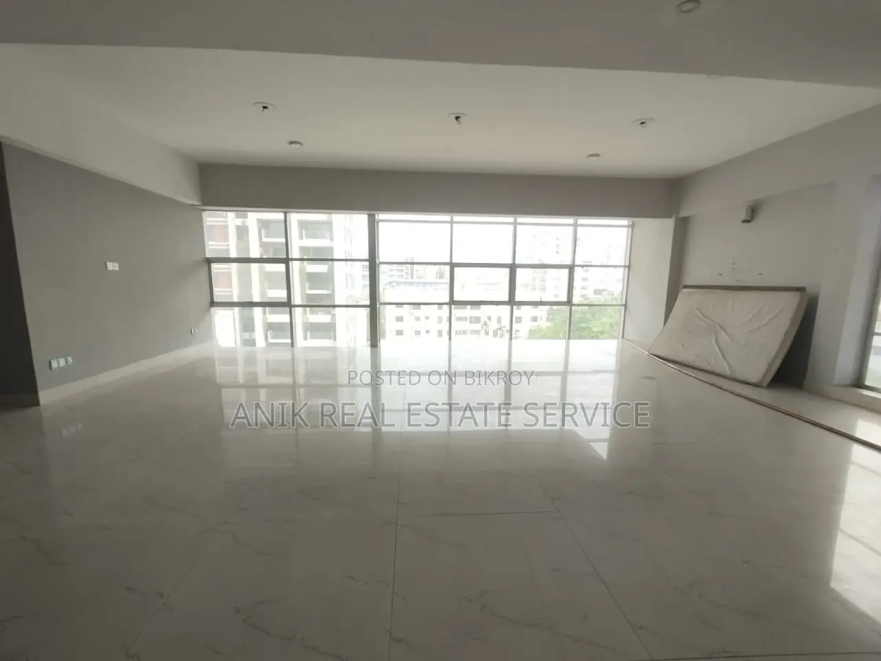 Swmming Pool Gym 3600 Sft Un Farnised Flat Rent At Gulshan 2 in Gulshan
