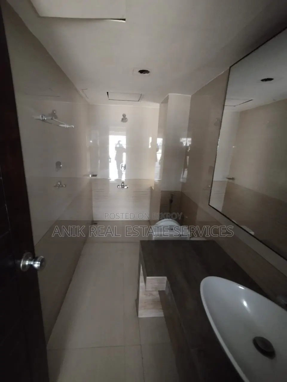 Swmming Pool Gym 3600 Sft Un Farnised Flat Rent At Gulshan 2 in Gulshan