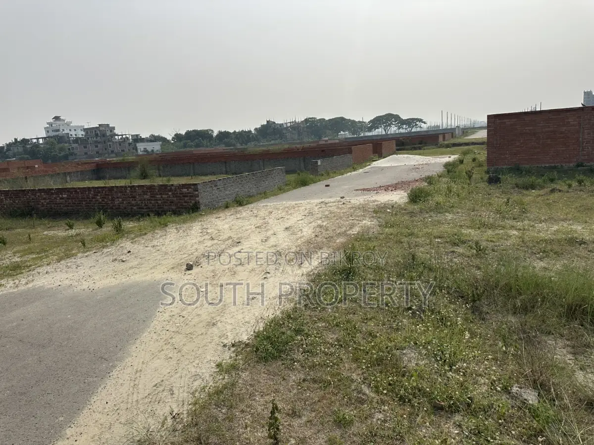 Block-P, 3-Katha, North-face in Basundhara