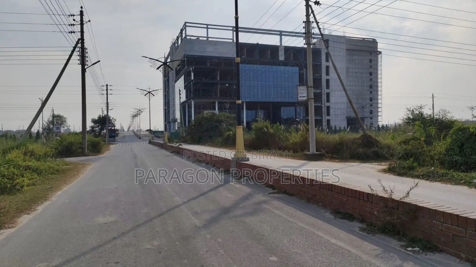 South Facing 5 Katha plot sale in P Block, Bashundhara R/A in Basundhara