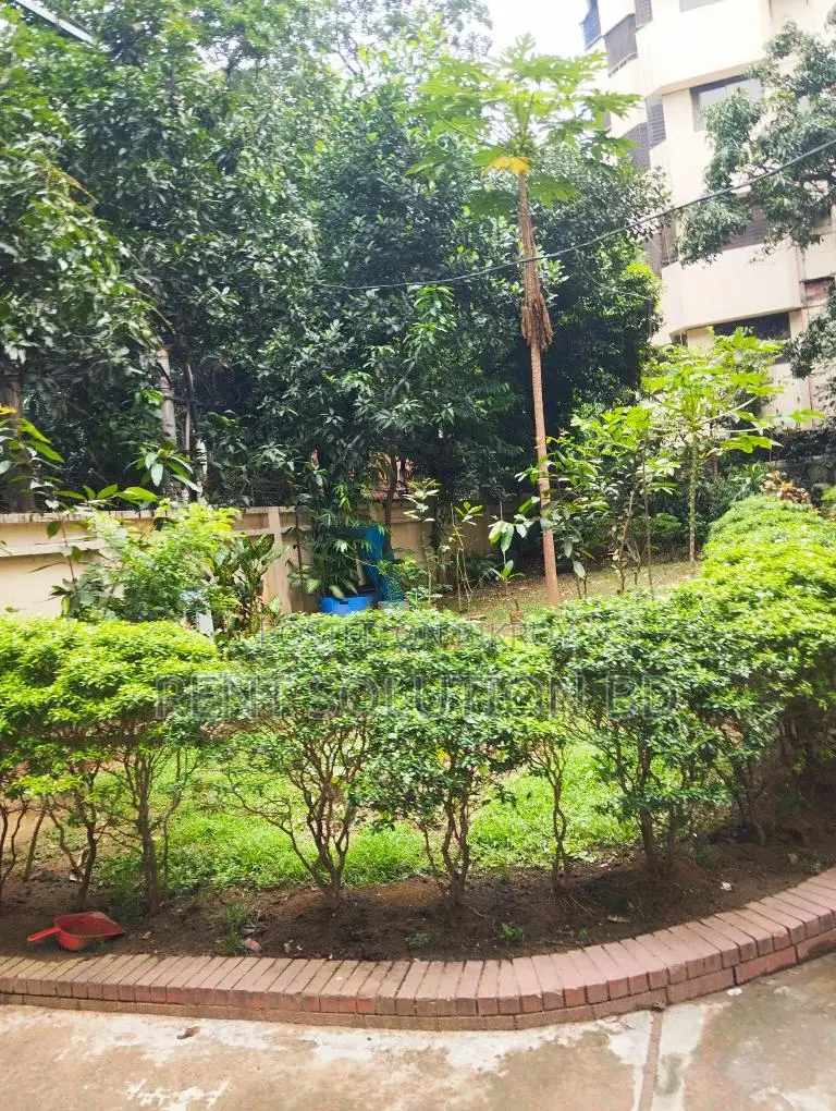 Restaurant cafe space rent in Gulshan Ground floor & open in Gulshan