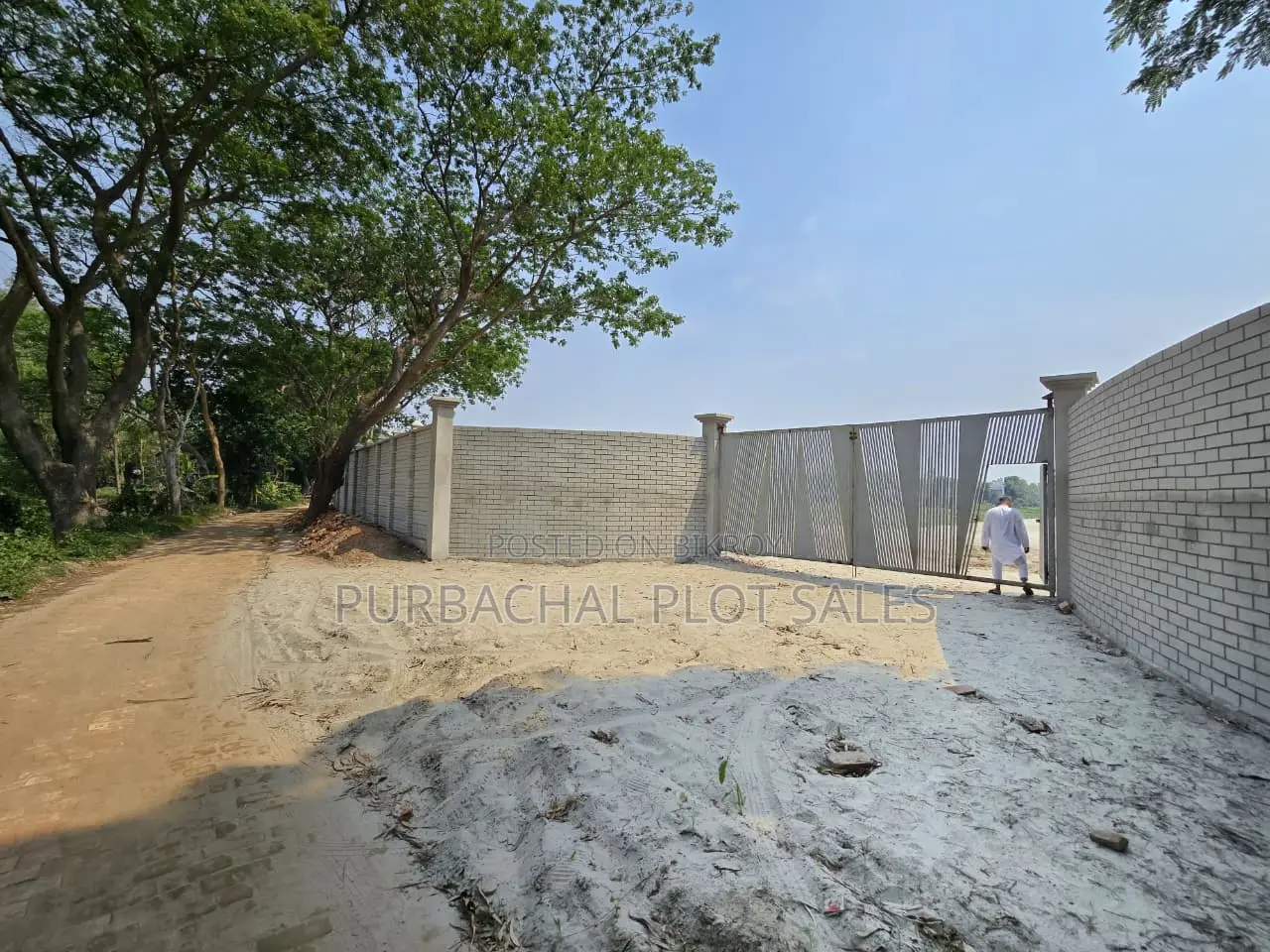 Looking for a plot on Mawa Road? Birtara City could be your top choice. in Munshiganj