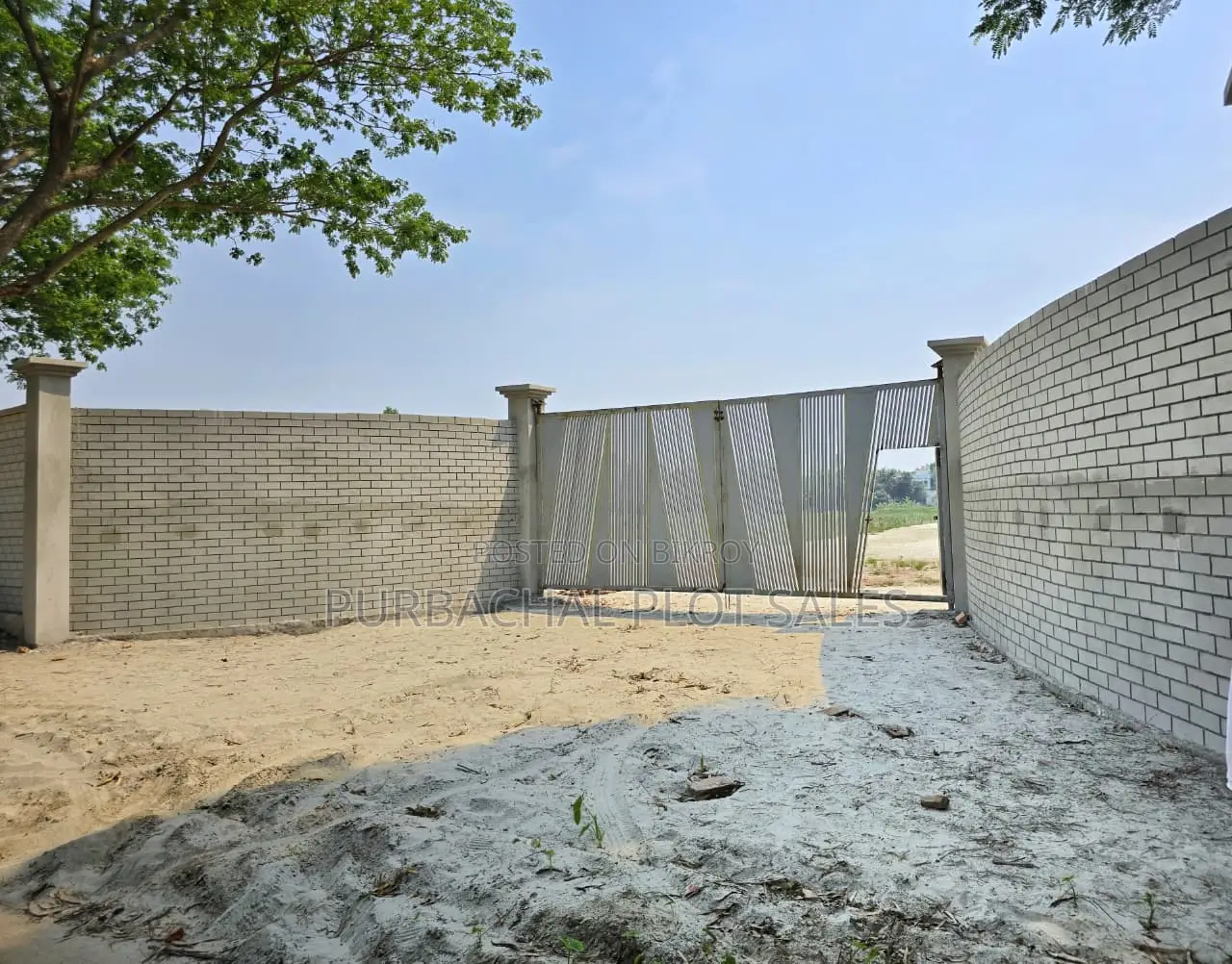 Looking for a plot on Mawa Road? Birtara City could be your top choice. in Munshiganj