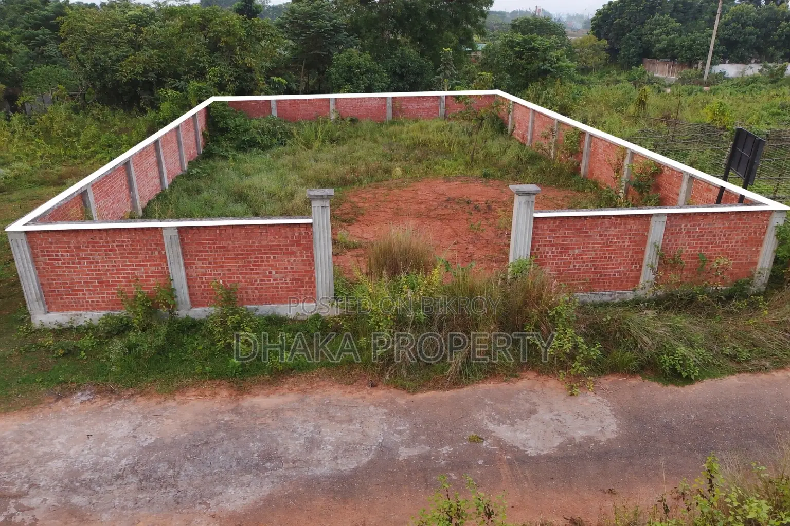Nearby 300ft 10 Katha South at Sector-3 in Purbachal