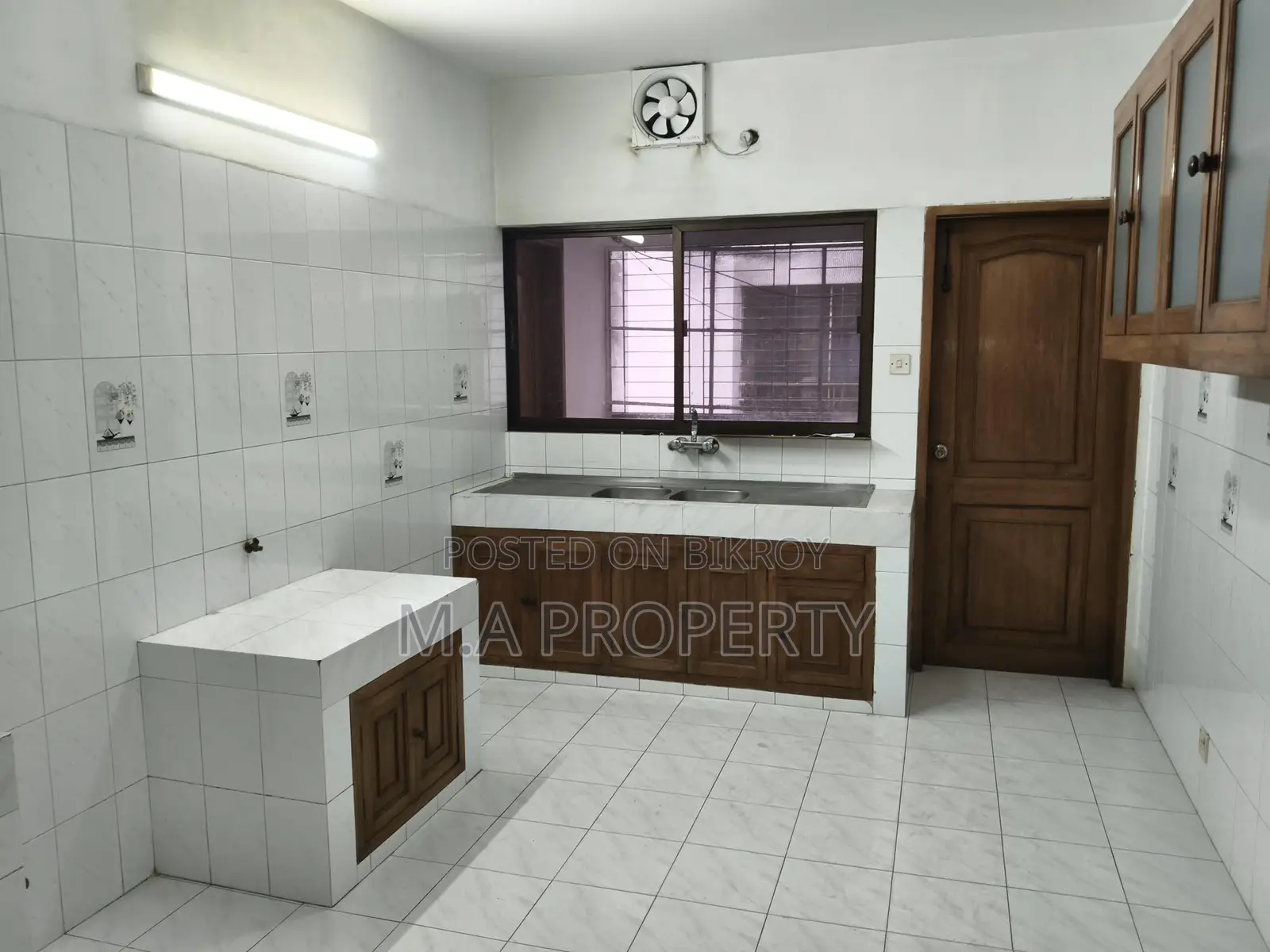Semi-furnished Apartment for Rent in Gulshan North in Gulshan