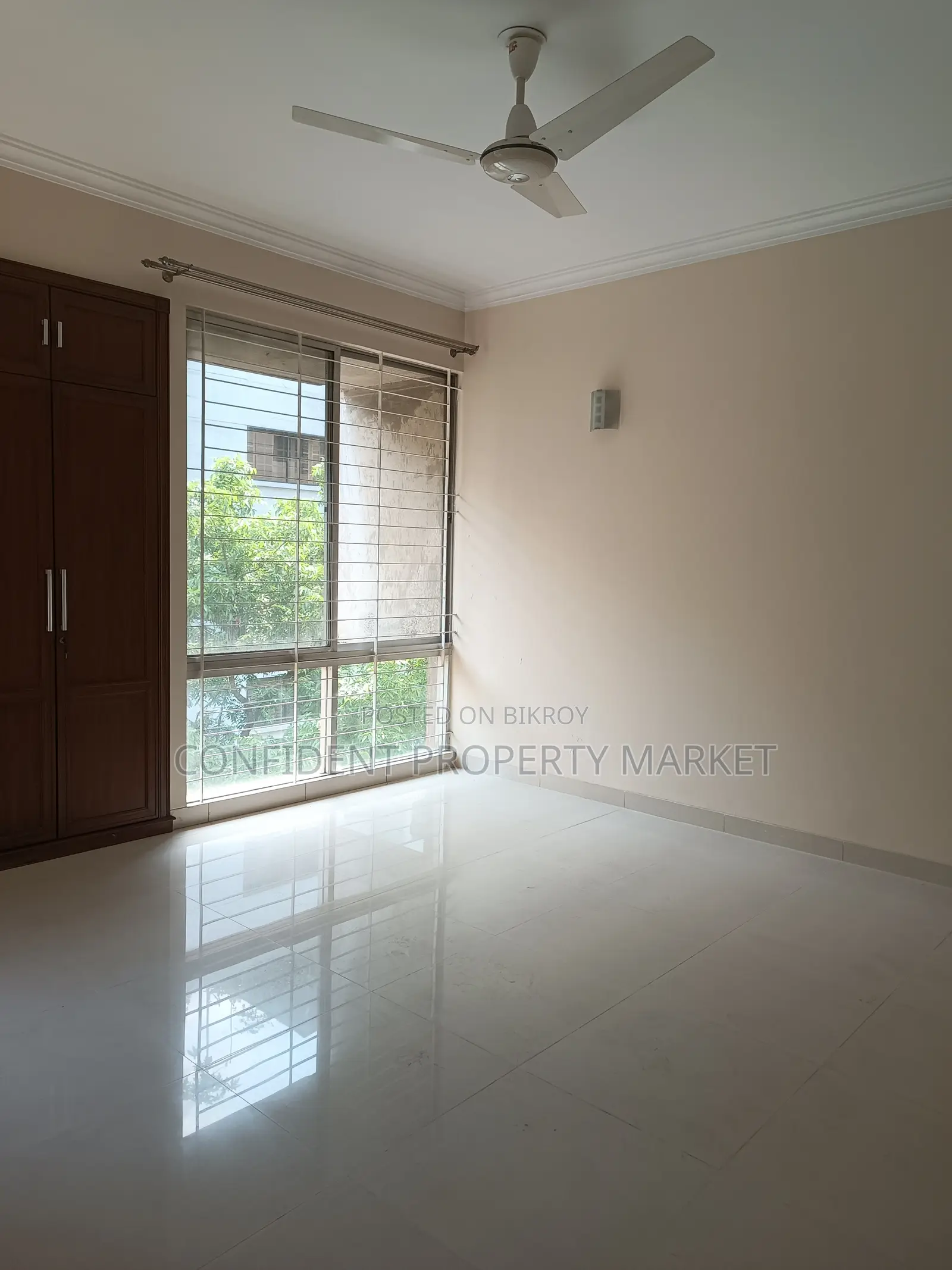 Semi Furnished Flat For Rent in Baridhara