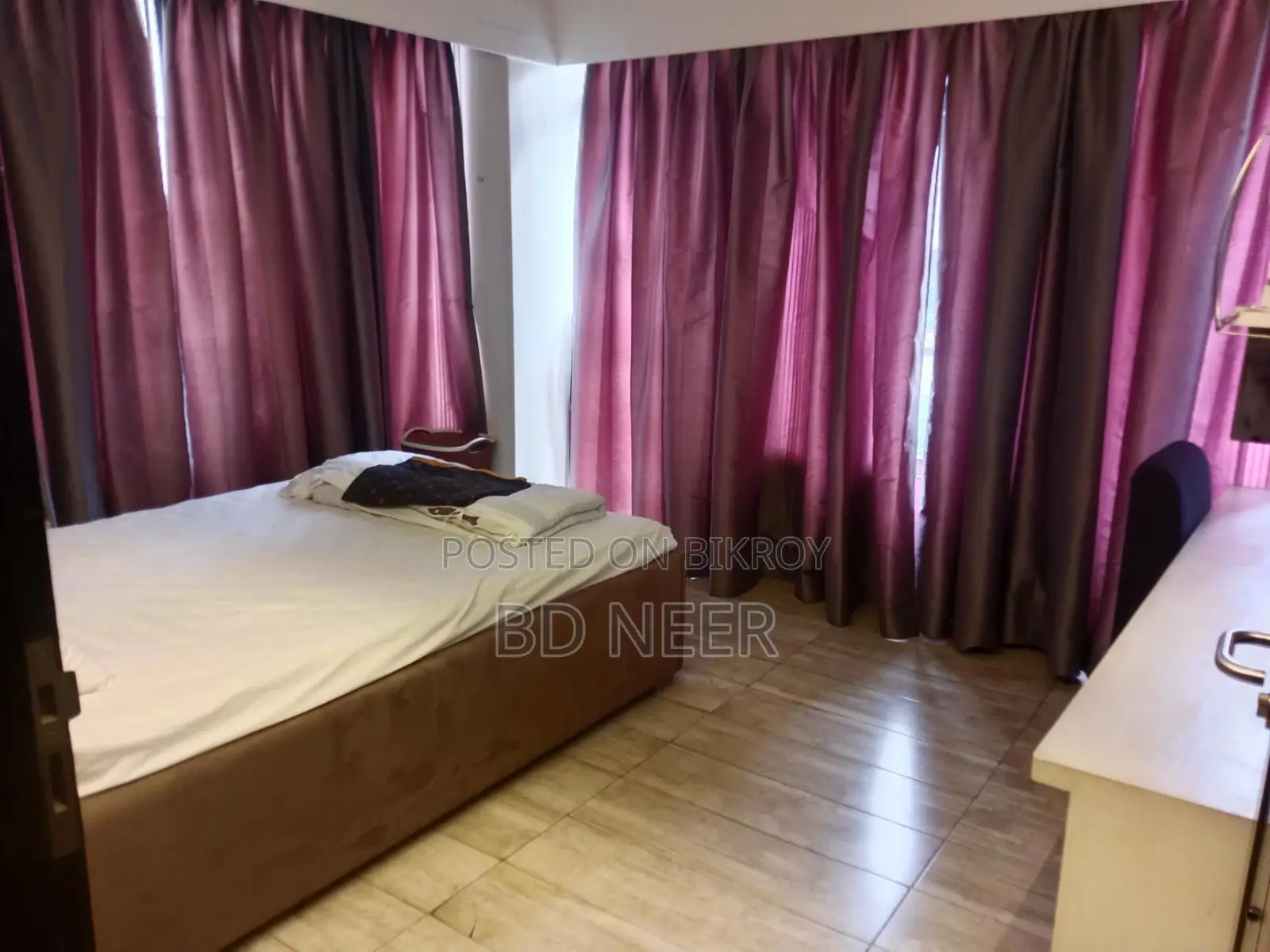 Lake view Fully furnish 4 Bed room apt rent in Gulshan in Gulshan