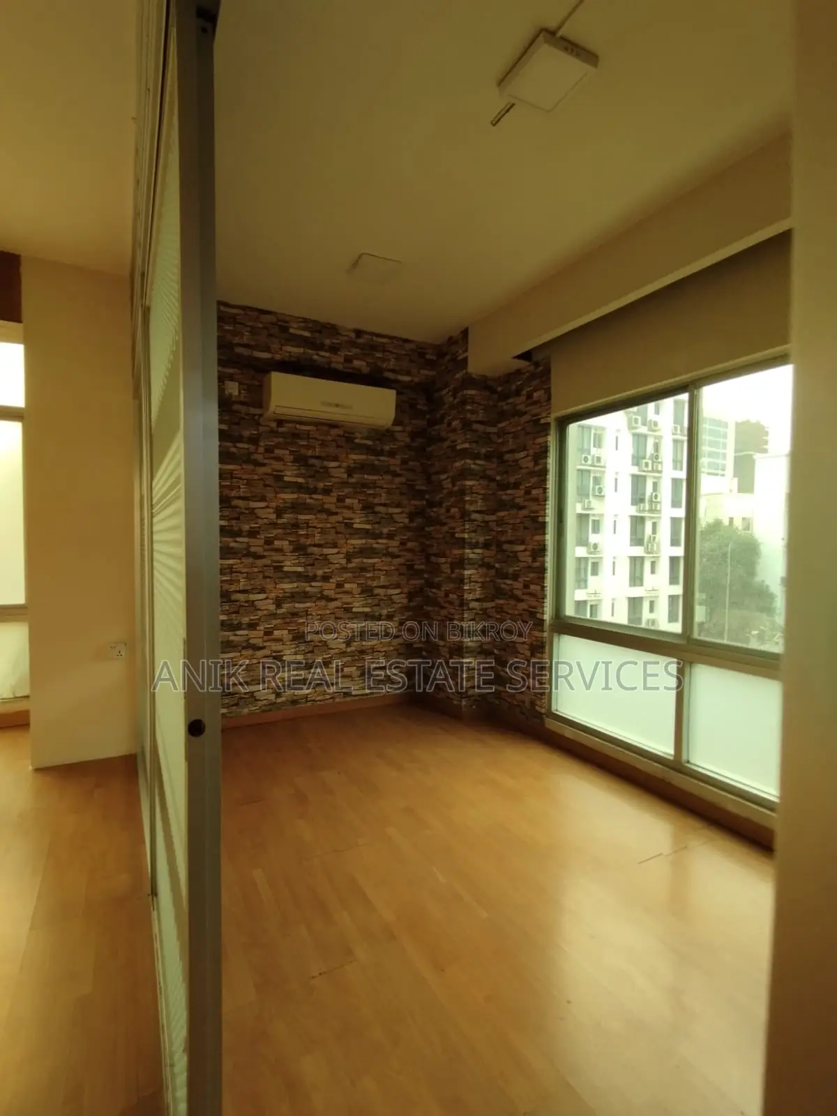 600 Sft Commercial Office Space Rent At Gulshan 1 in Gulshan