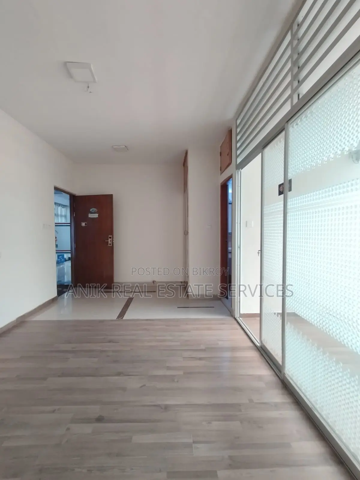 600 Sft Commercial Office Space Rent At Gulshan 1 in Gulshan