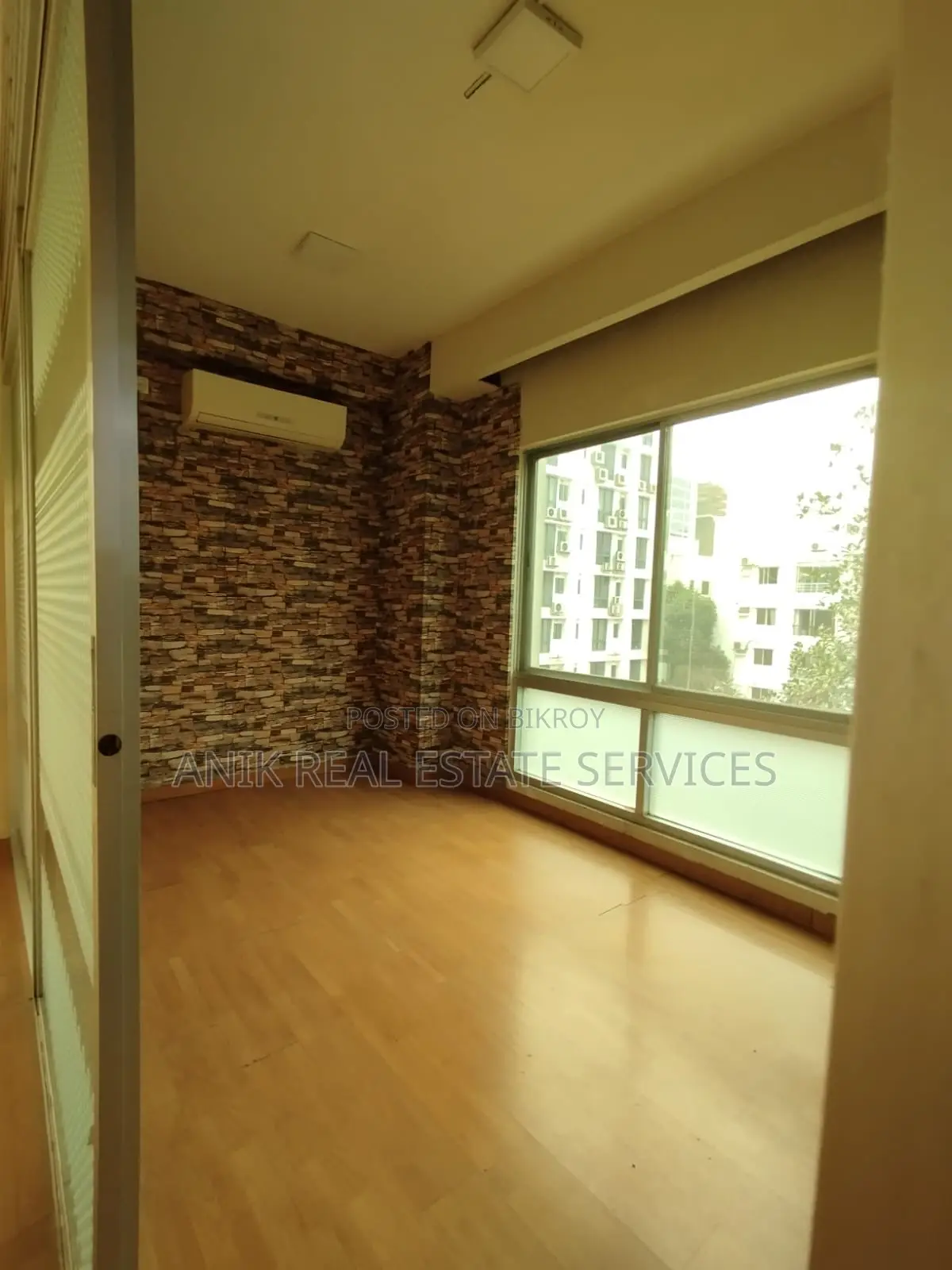 600 Sft Commercial Office Space Rent At Gulshan 1 in Gulshan