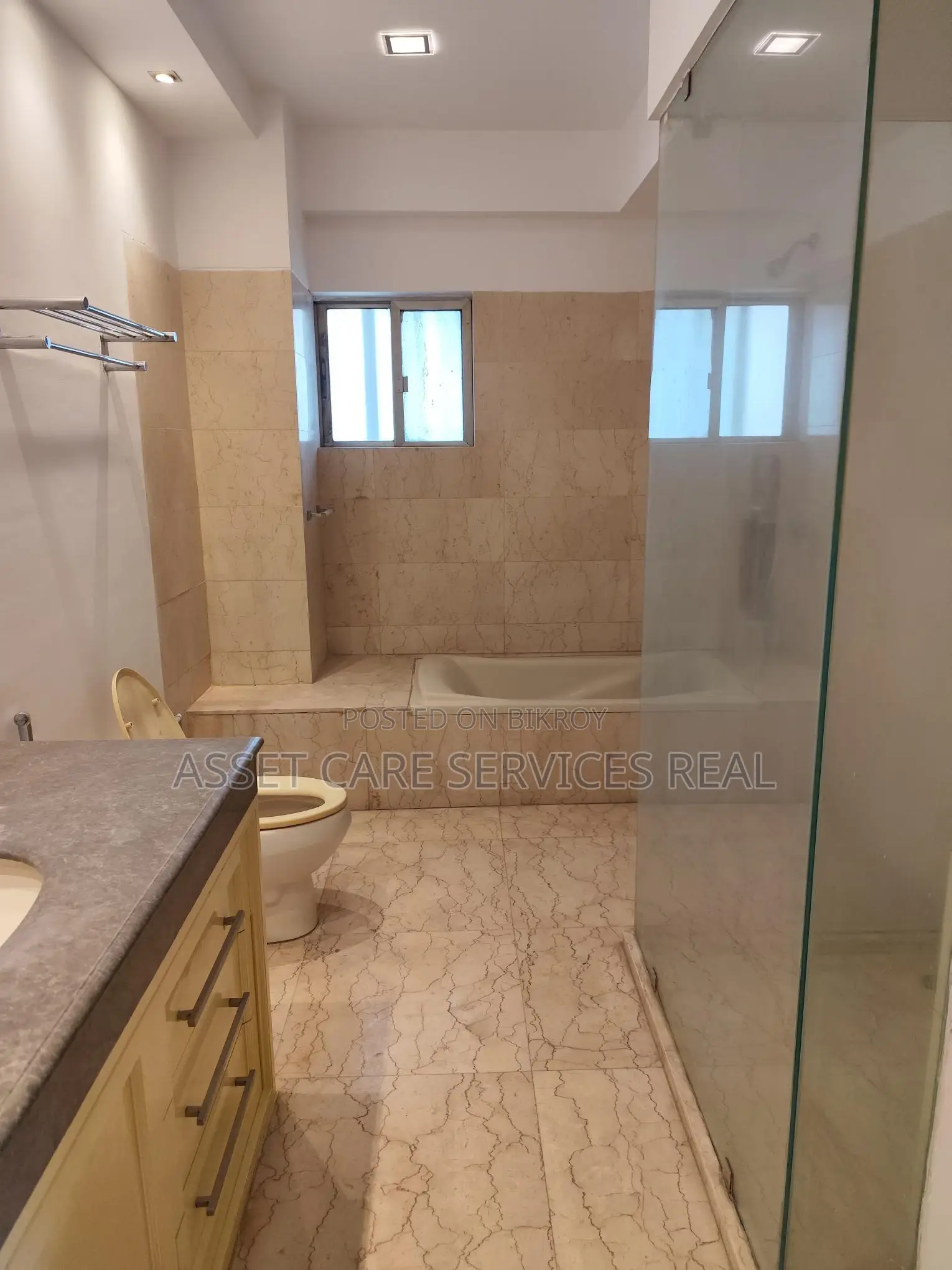 8800-Sqft Duplex 5Bed Gym-Pool Terrace Lake View Apartment Rent Gulshan in Gulshan