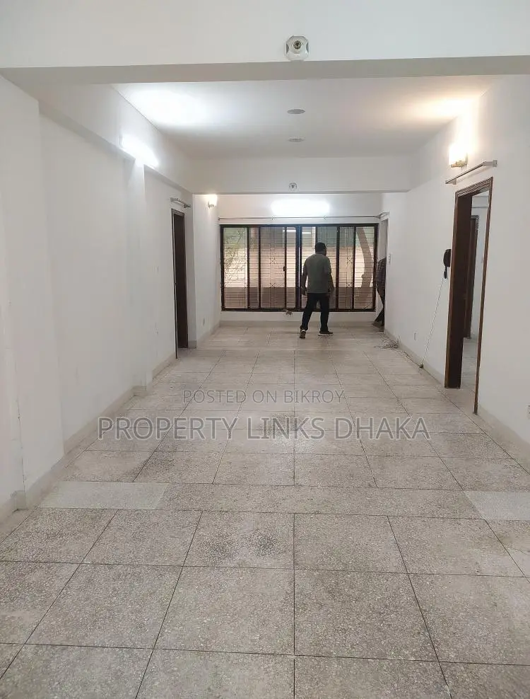 Unfurnished apartment for rent in Gulshan
