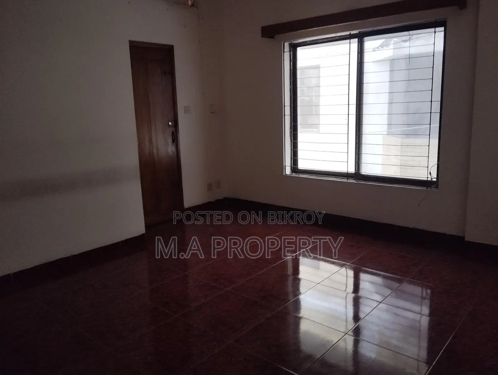 4 BED UNFURNISHED FLAT FOR RENT IN BARIDHARA DIPLOMATIC ZONE in Gulshan
