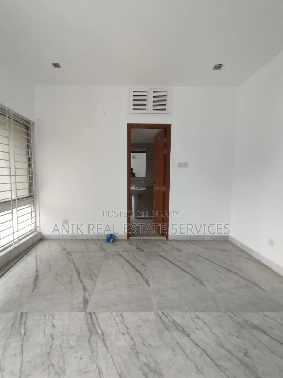 Good Quality 4 Bedroom Un Farnised Flat Rent At Gulshan 2 in Gulshan