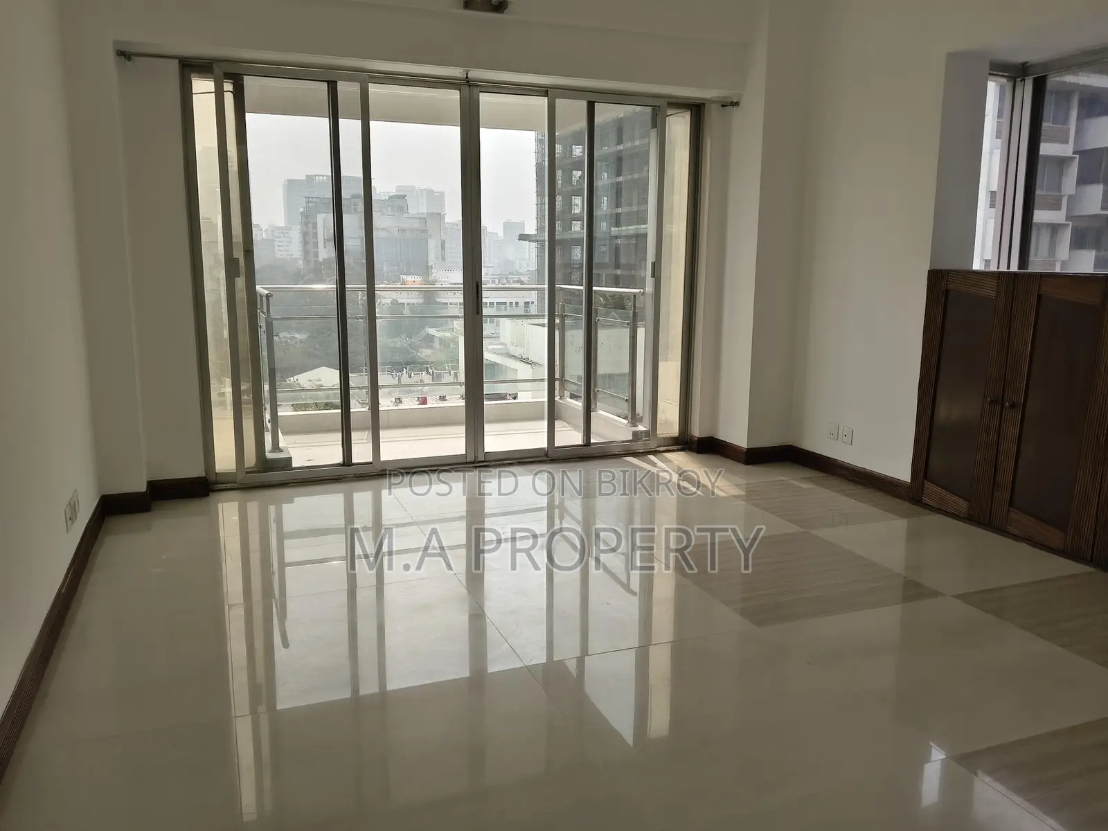 RENT 4-BED APARTMENT 2-CARPARK GULSHAN NORTH in Gulshan