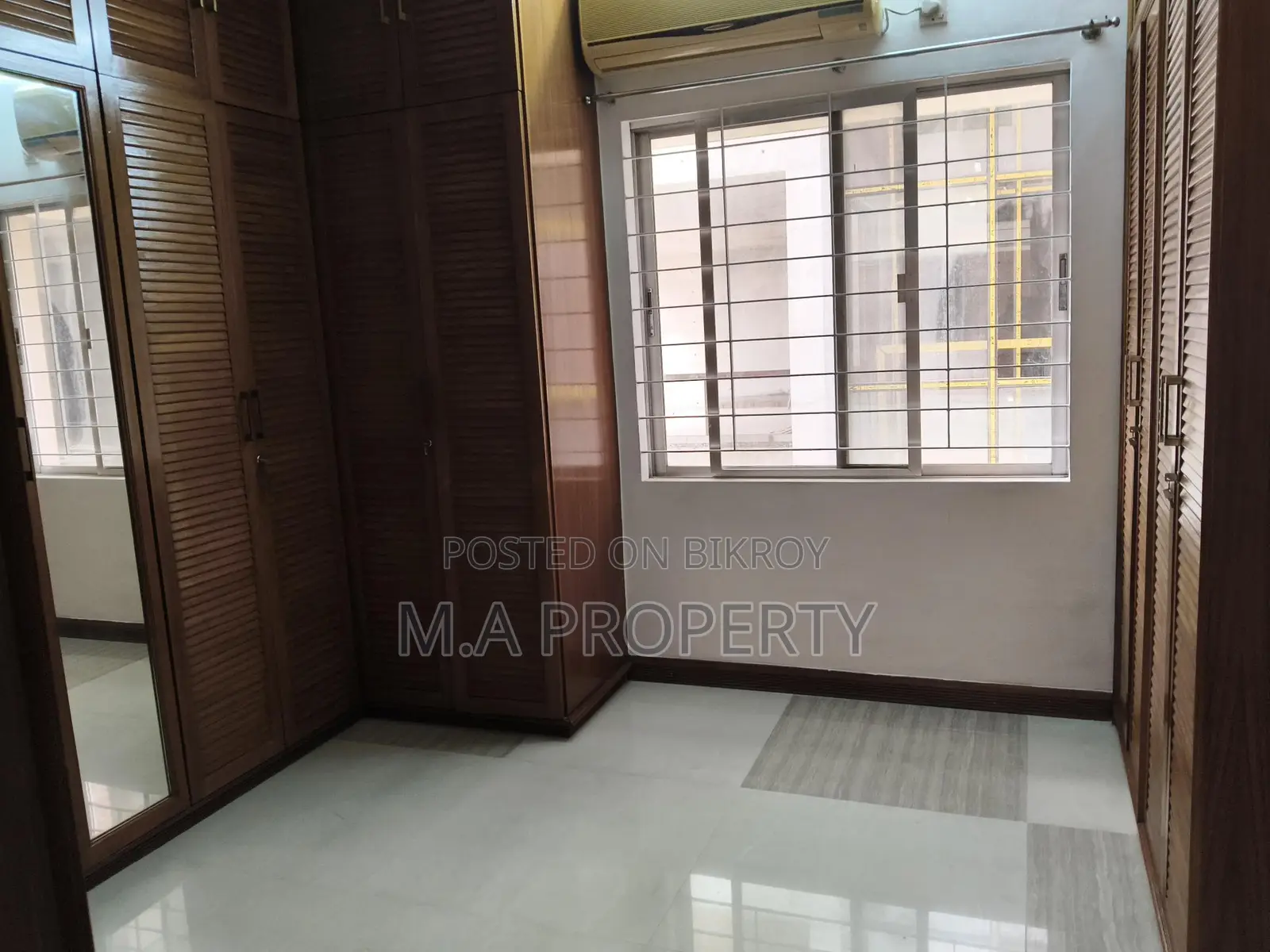 RENT 4-BED APARTMENT 2-CARPARK GULSHAN NORTH in Gulshan