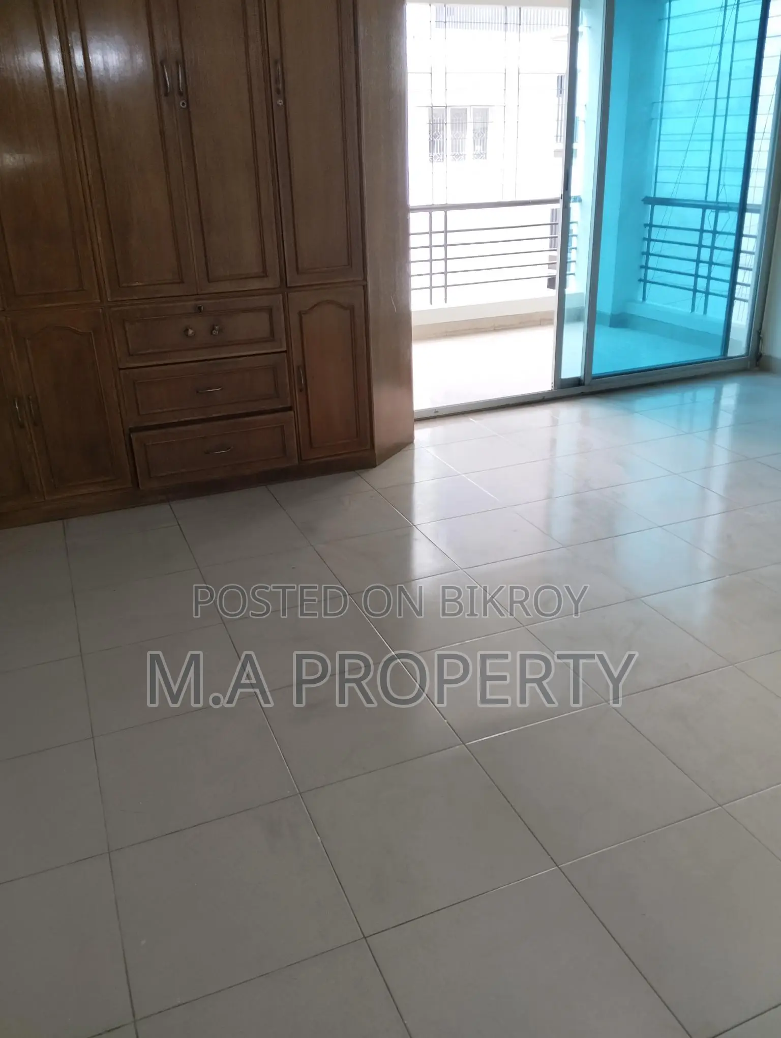 3BED UNFURNISHED 2300 SFT FLAT RENT IN GULSHAN I in Gulshan