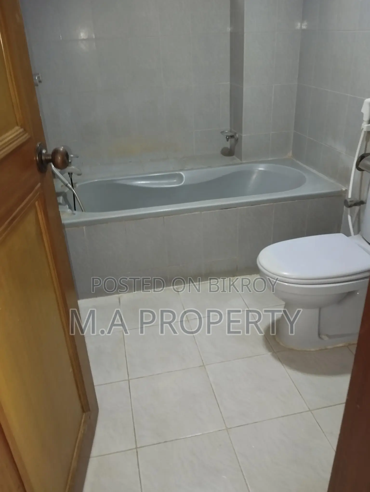 3BED UNFURNISHED 2300 SFT FLAT RENT IN GULSHAN I in Gulshan