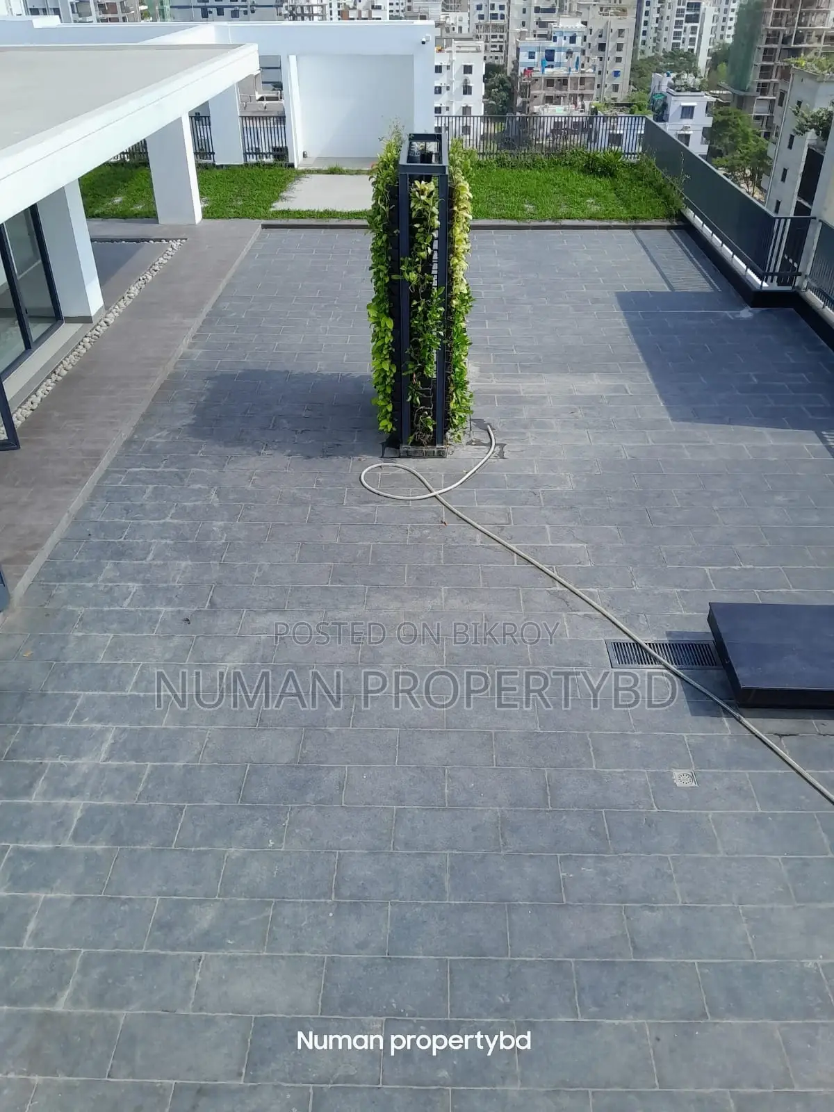 Swimming Pool, Gym, 2800 sq ft 4 bedroom new luxury semi-furnished flat for rent in Basundhara
