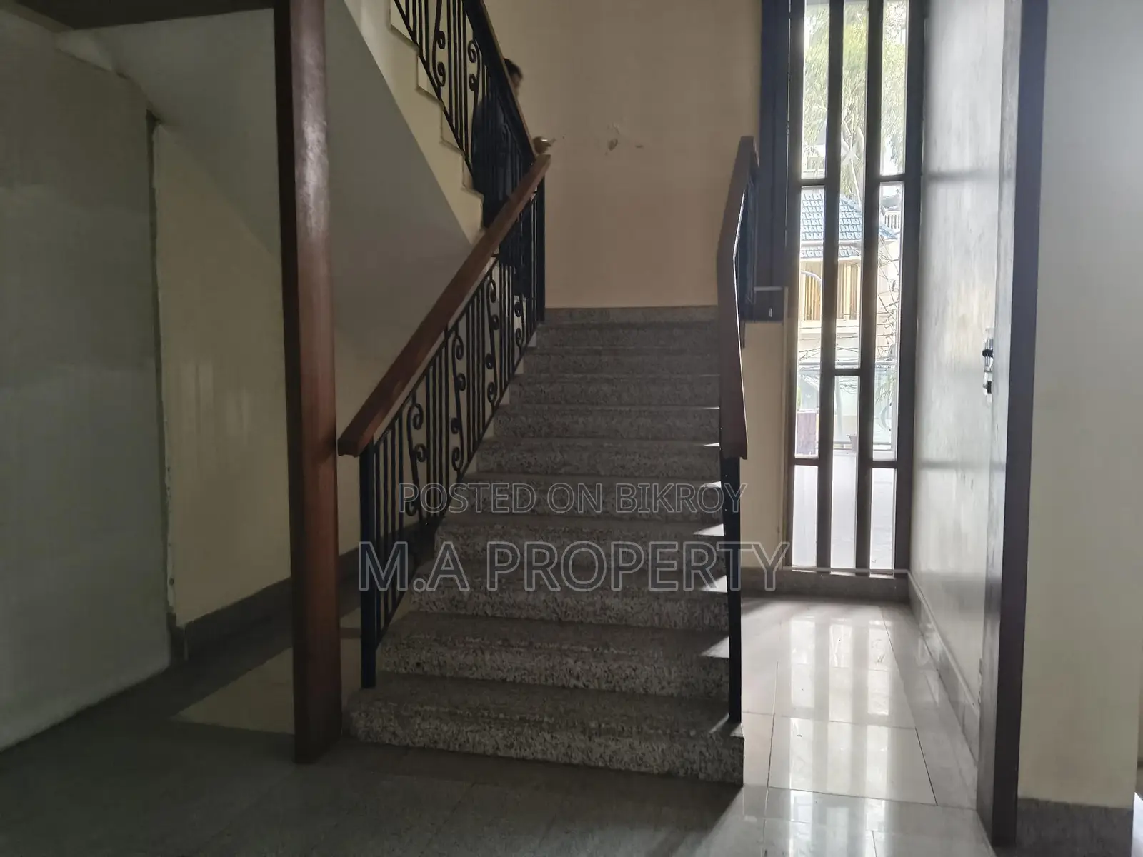 Duplex Baridhara 6-Bed Apartment for Rent in Baridhara