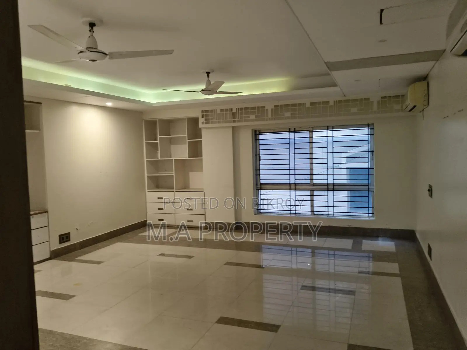 Duplex Baridhara 6-Bed Apartment for Rent in Baridhara