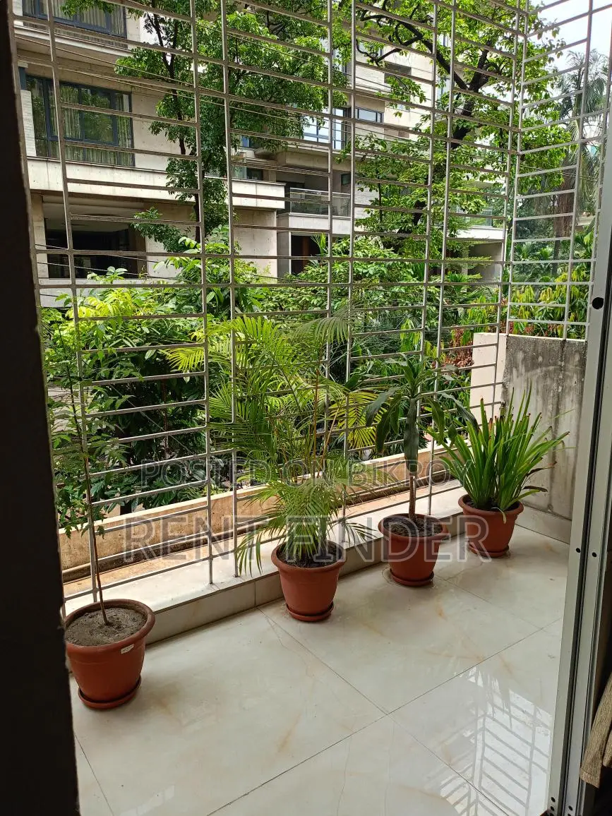 Semi Furnished Office Space in Gulshan