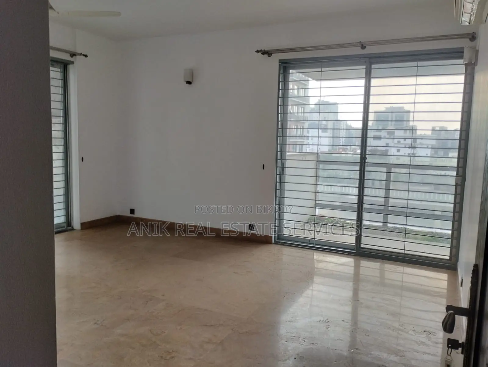 Good Quality Semi Farnised Flat Rent At Gulshan North in Gulshan