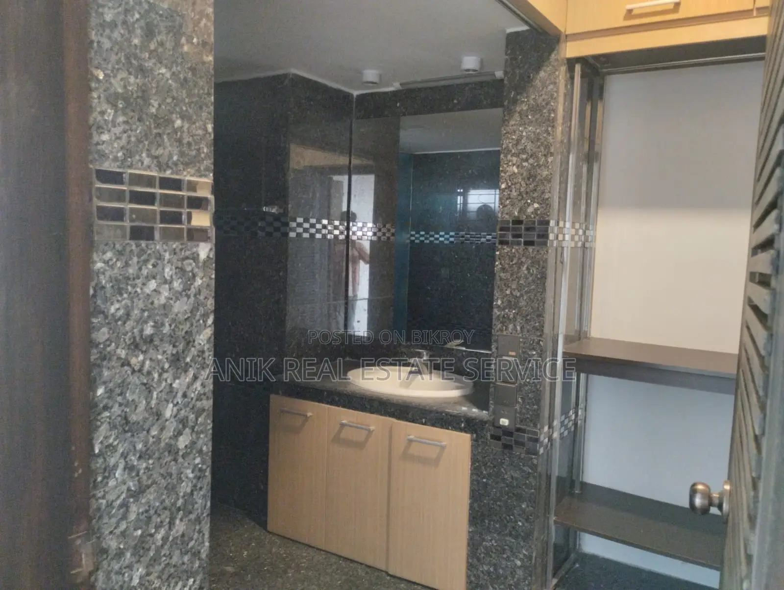 Good Quality Semi Farnised Flat Rent At Gulshan North in Gulshan