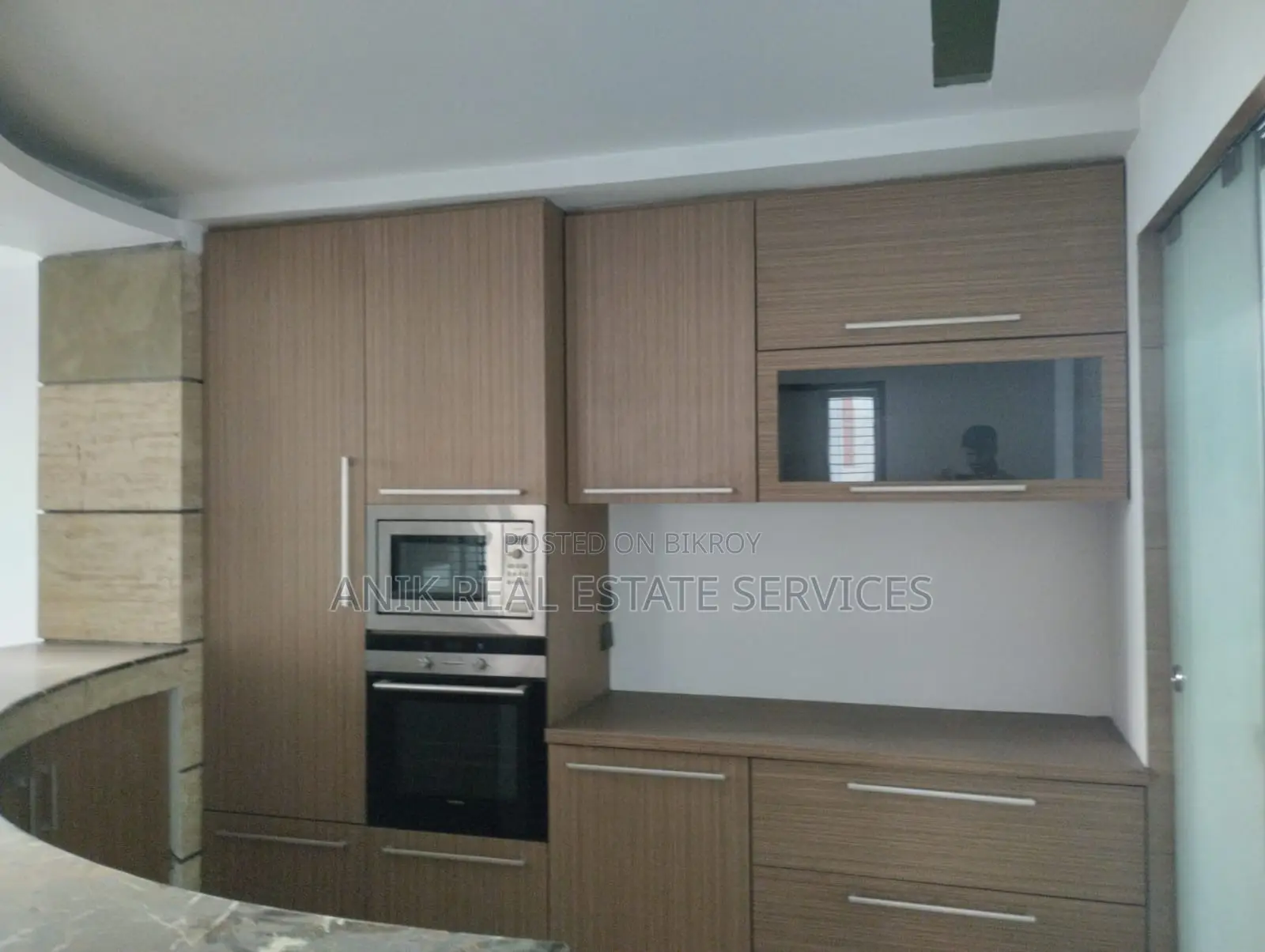 Good Quality Semi Farnised Flat Rent At Gulshan North in Gulshan