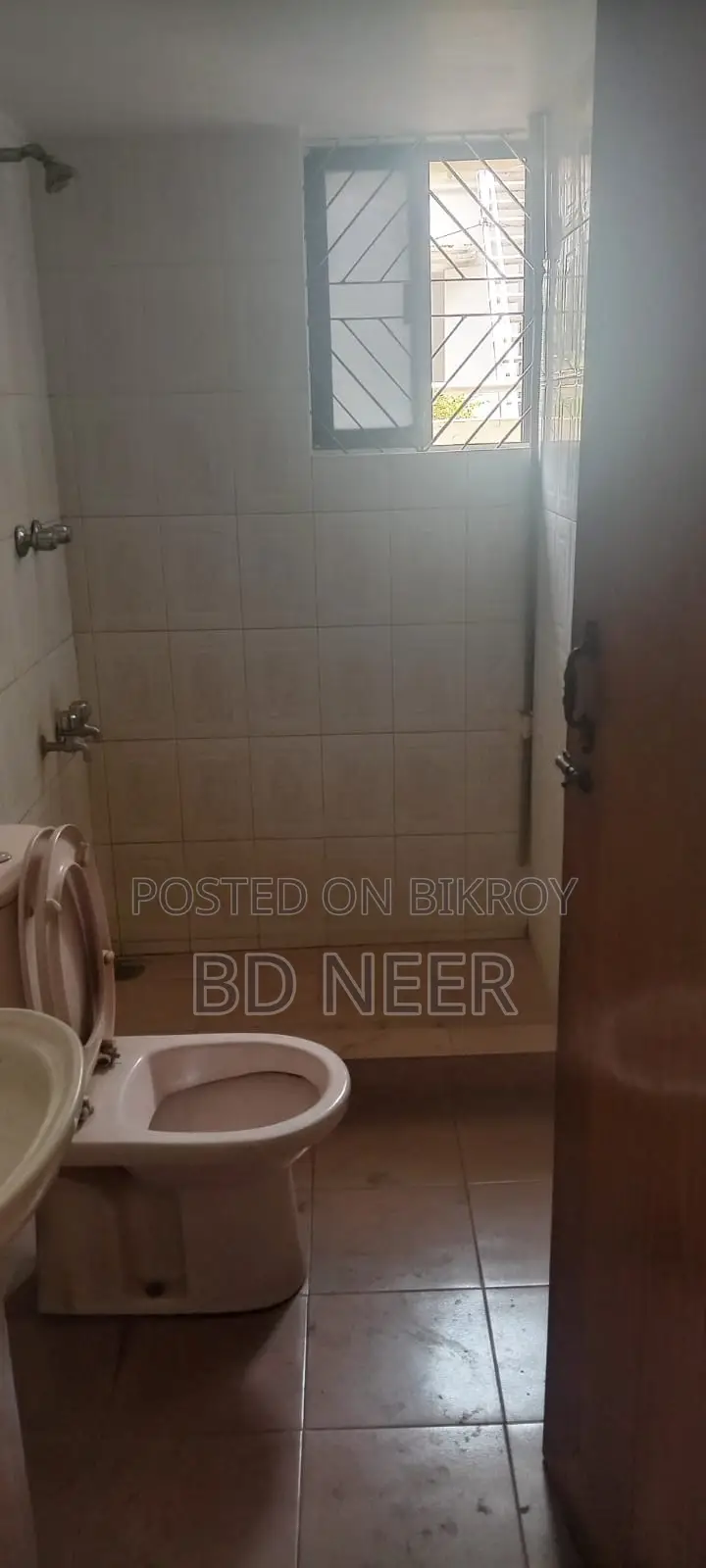 1700 Sq Ft 3-Bedroom Flat Rent in Banani South in Banani