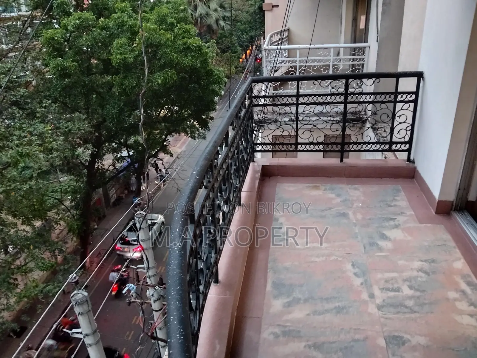 4 BED FURNISHED FLAT RENT IN GULSHAN 2 MEDDLE in Gulshan