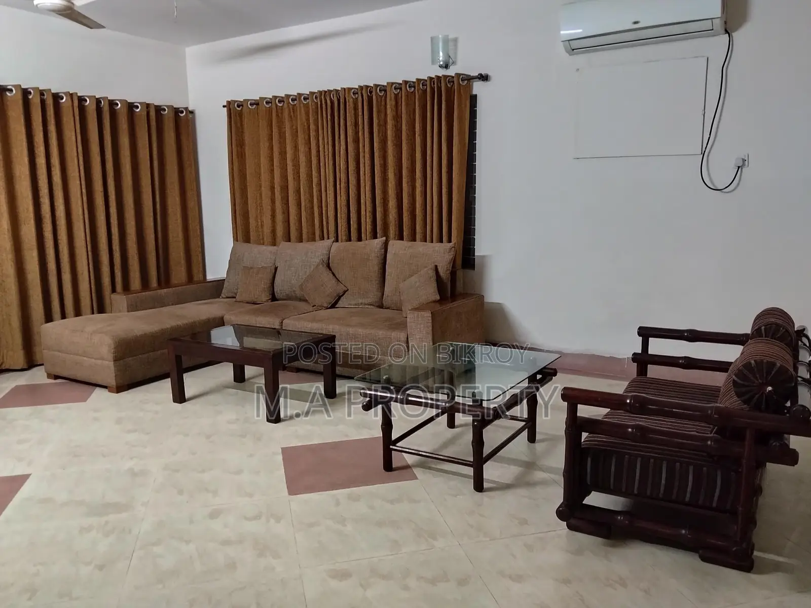 4 BED FURNISHED FLAT RENT IN GULSHAN 2 MEDDLE in Gulshan