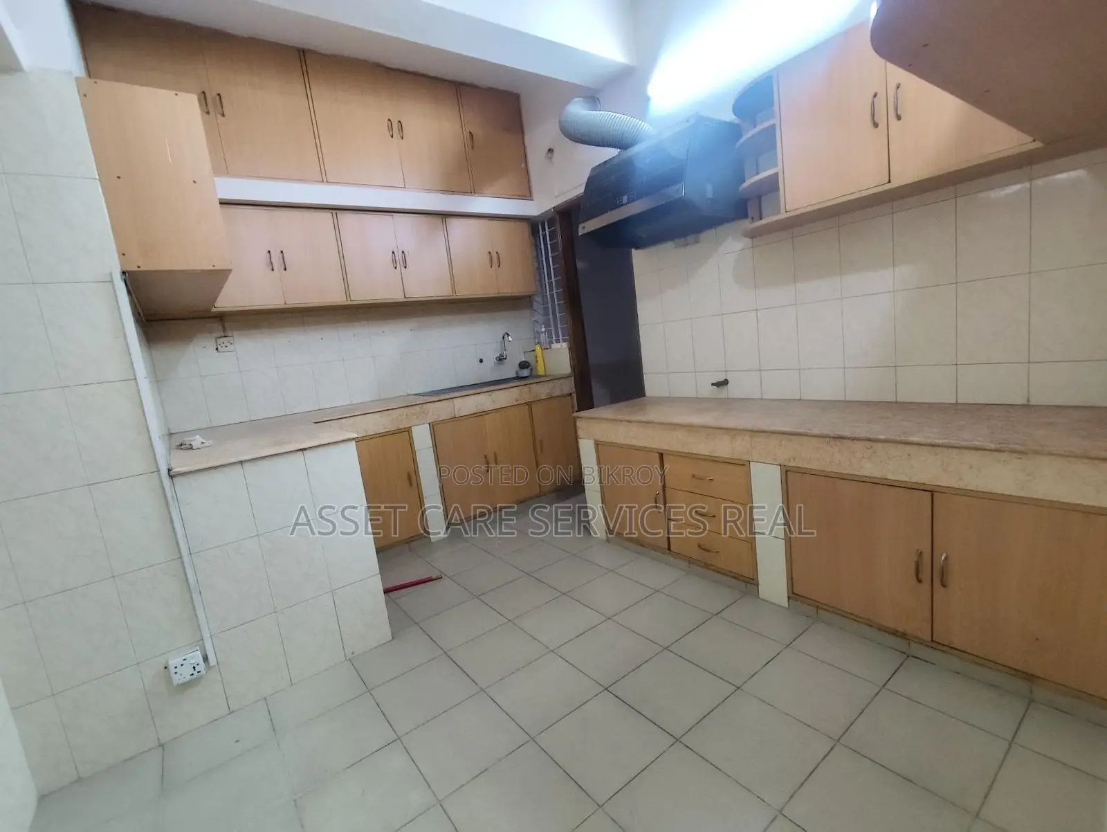 4Bed Un-Furnished Apartment For Rent In Banani in Banani