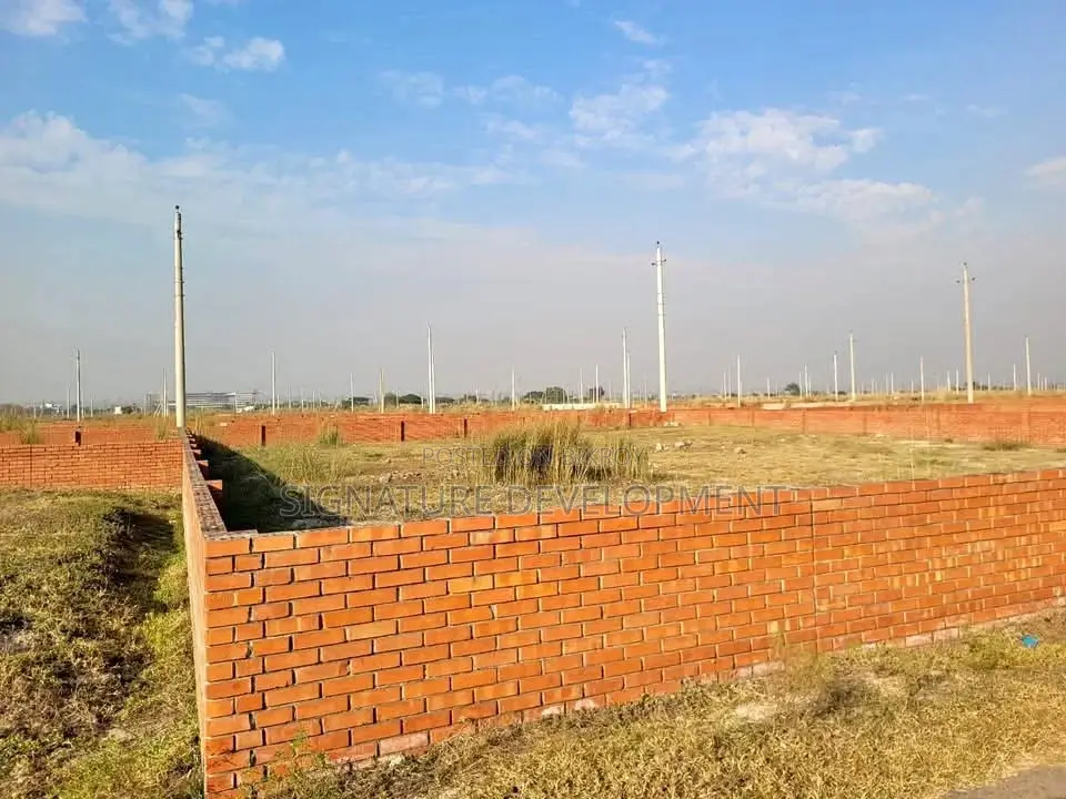 N-Block \\ 5 Katha \\ Plot \\ Urgent sale near Sports Complex. in Basundhara