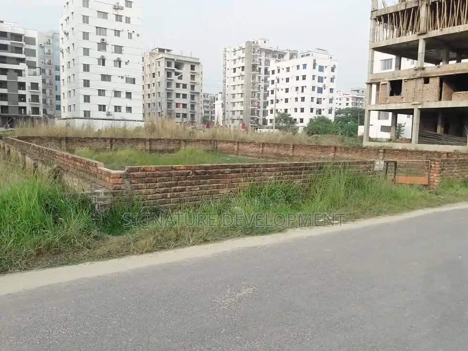 N-block||5 Katha||near Of Sports Complex In Bashundhara R/a in Basundhara