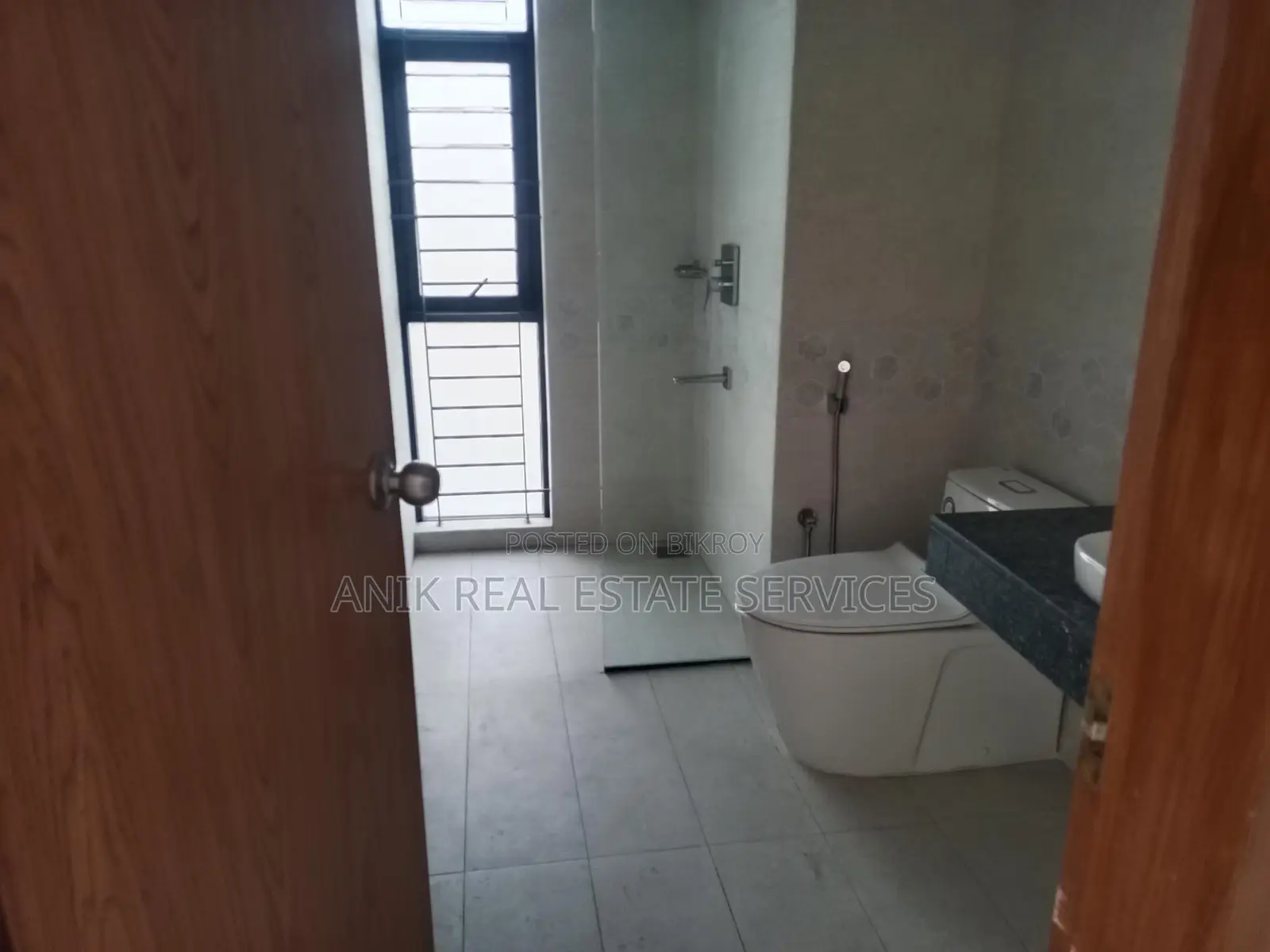 Luxurious 5000 Sft Unfurnished Flat Rent At Gulshan 2 in Gulshan