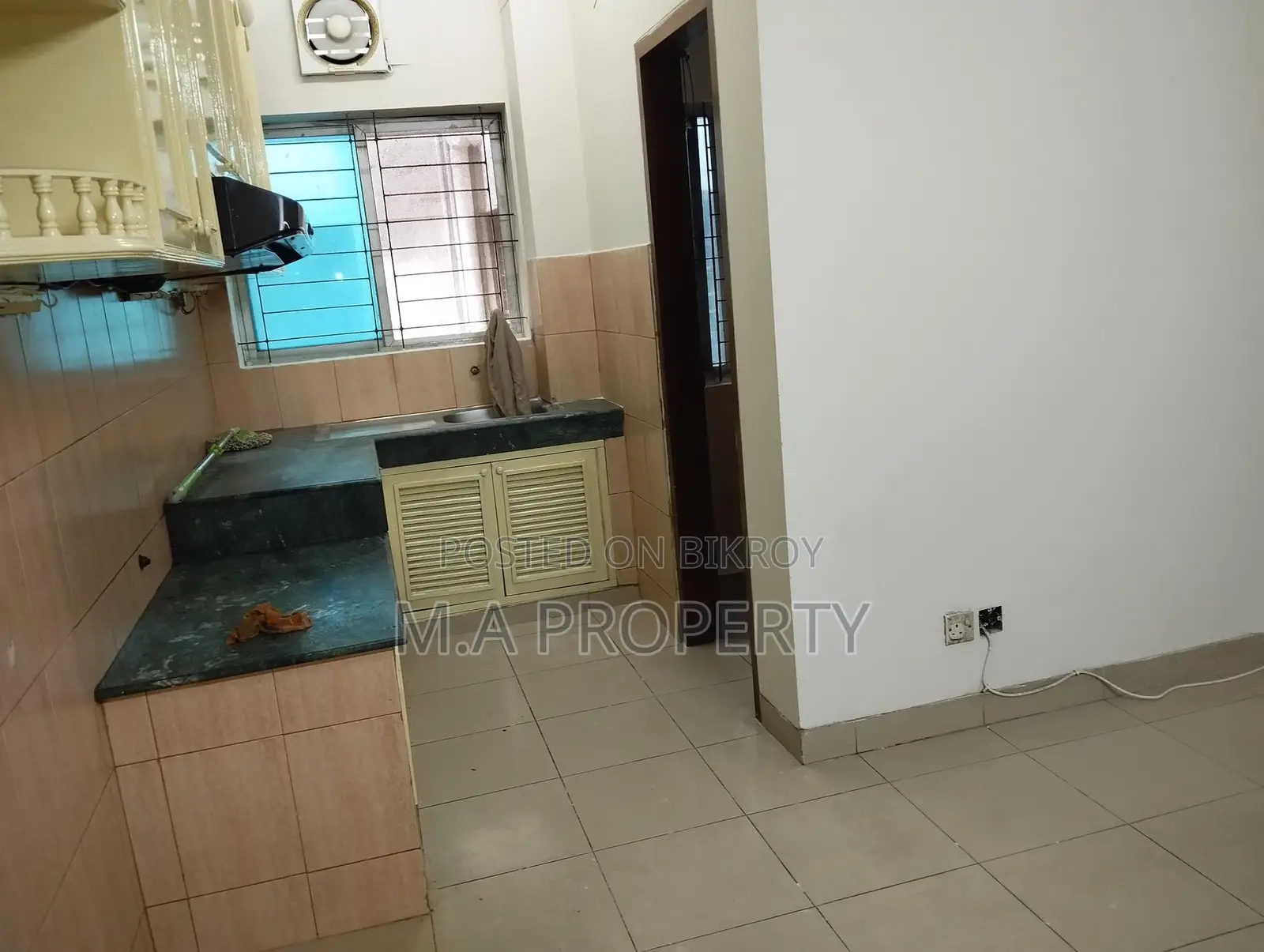 2000 SFT 3 BED OFFICE APARTMENT RENT IN GULSHAN I in Gulshan
