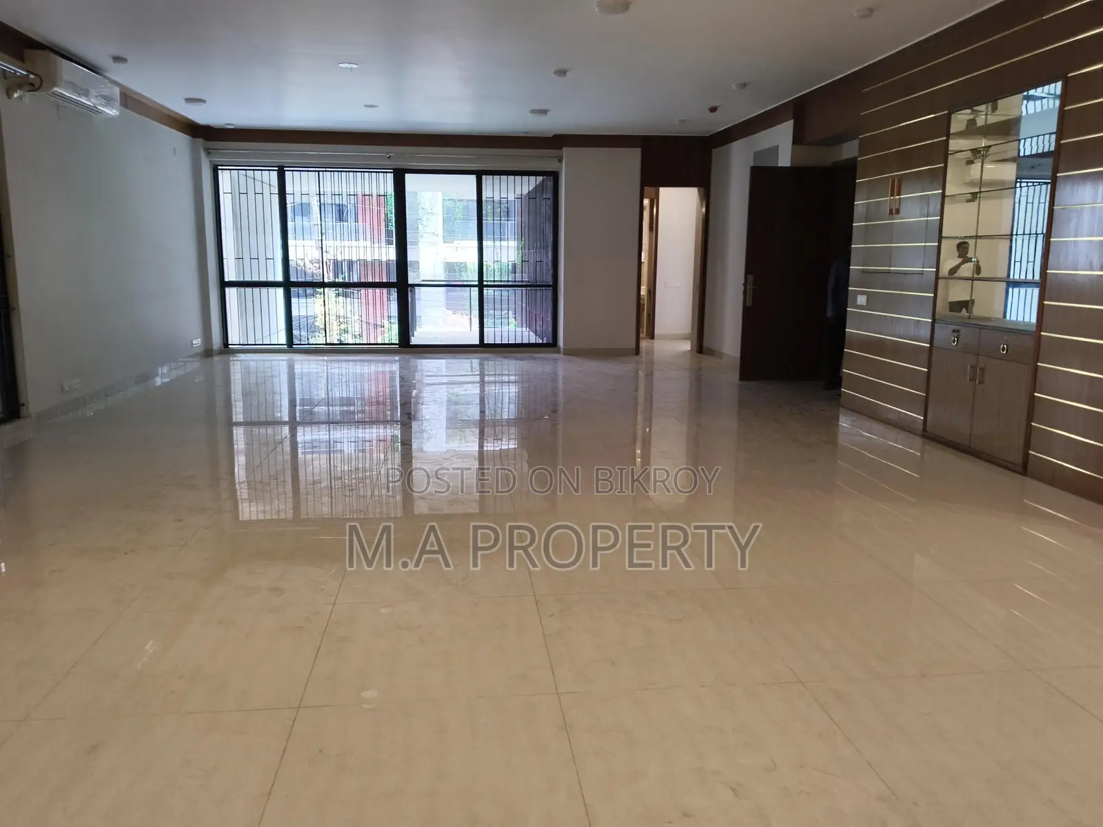 Rent Apartment Baridhara 4-Bed 2-Carpark 4500sft in Baridhara