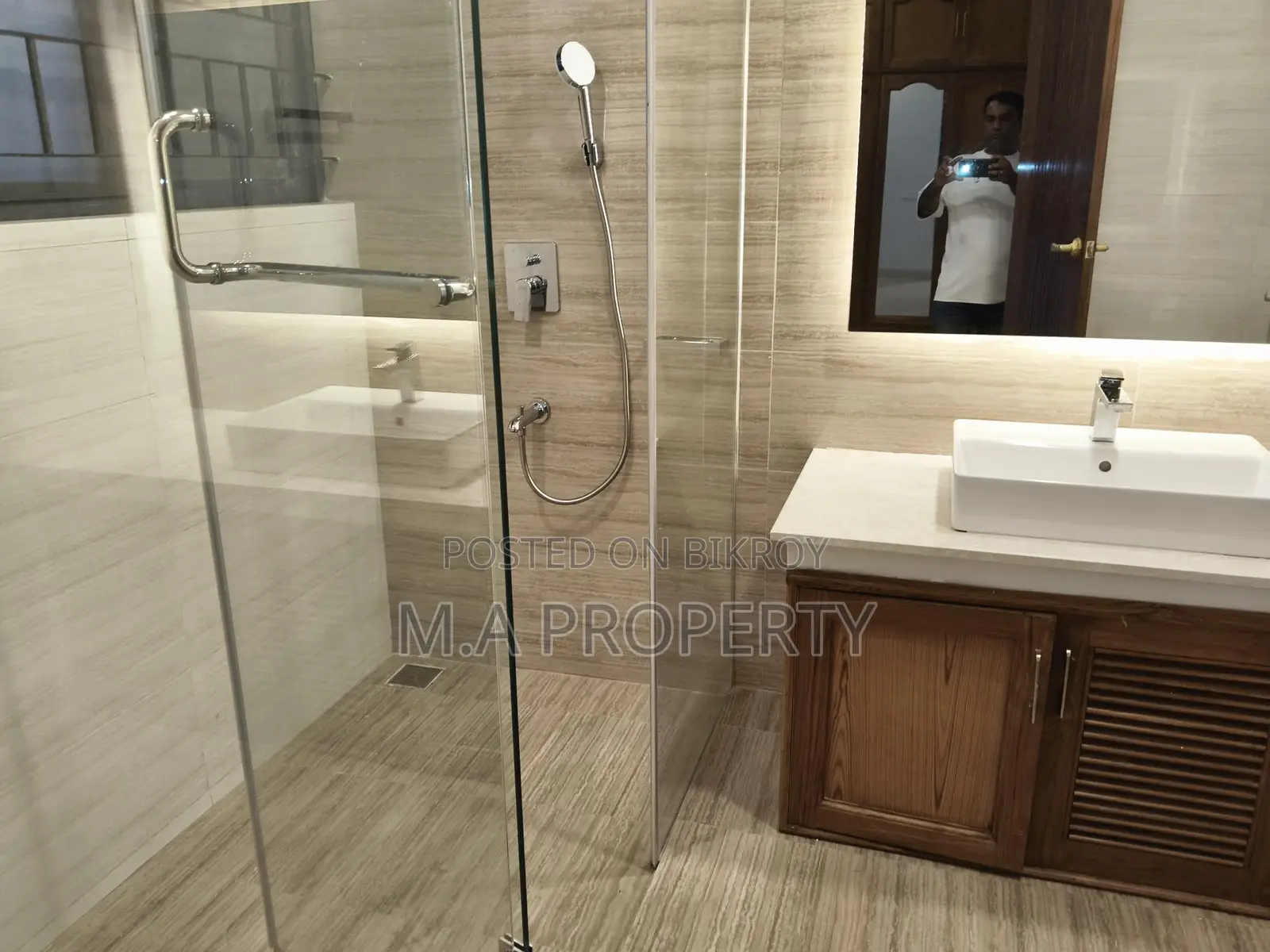 Rent Apartment Baridhara 4-Bed 2-Carpark 4500sft in Baridhara