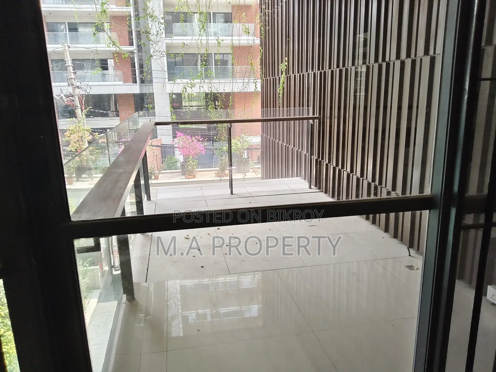 Rent Apartment Baridhara 4-Bed 2-Carpark 4500sft in Baridhara