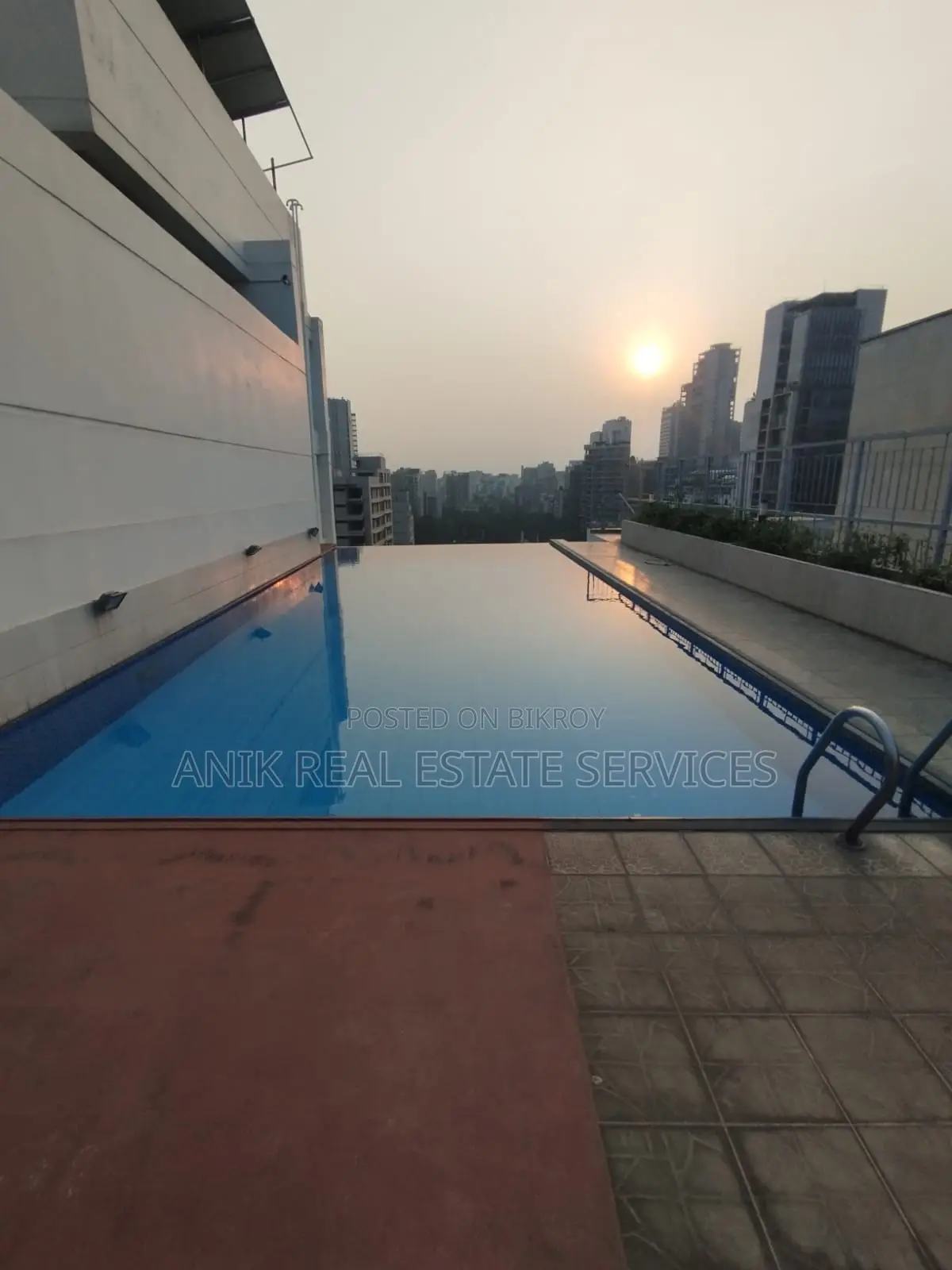 Swmming Pool Gym Luxurious Full Farnised Flat Rent At Gulshan 2 in Gulshan