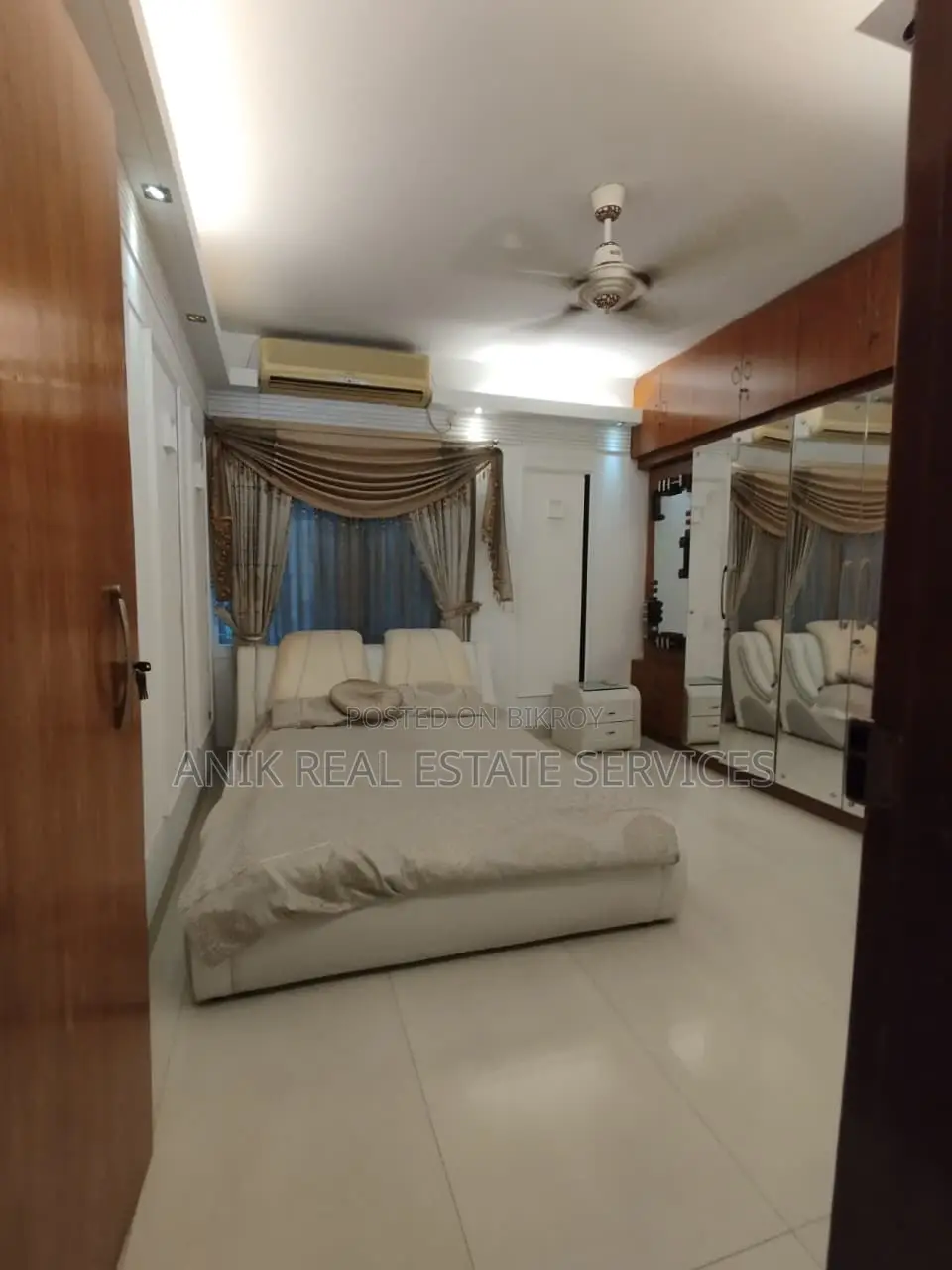 Swmming Pool Gym Luxurious Full Farnised Flat Rent At Gulshan 2 in Gulshan
